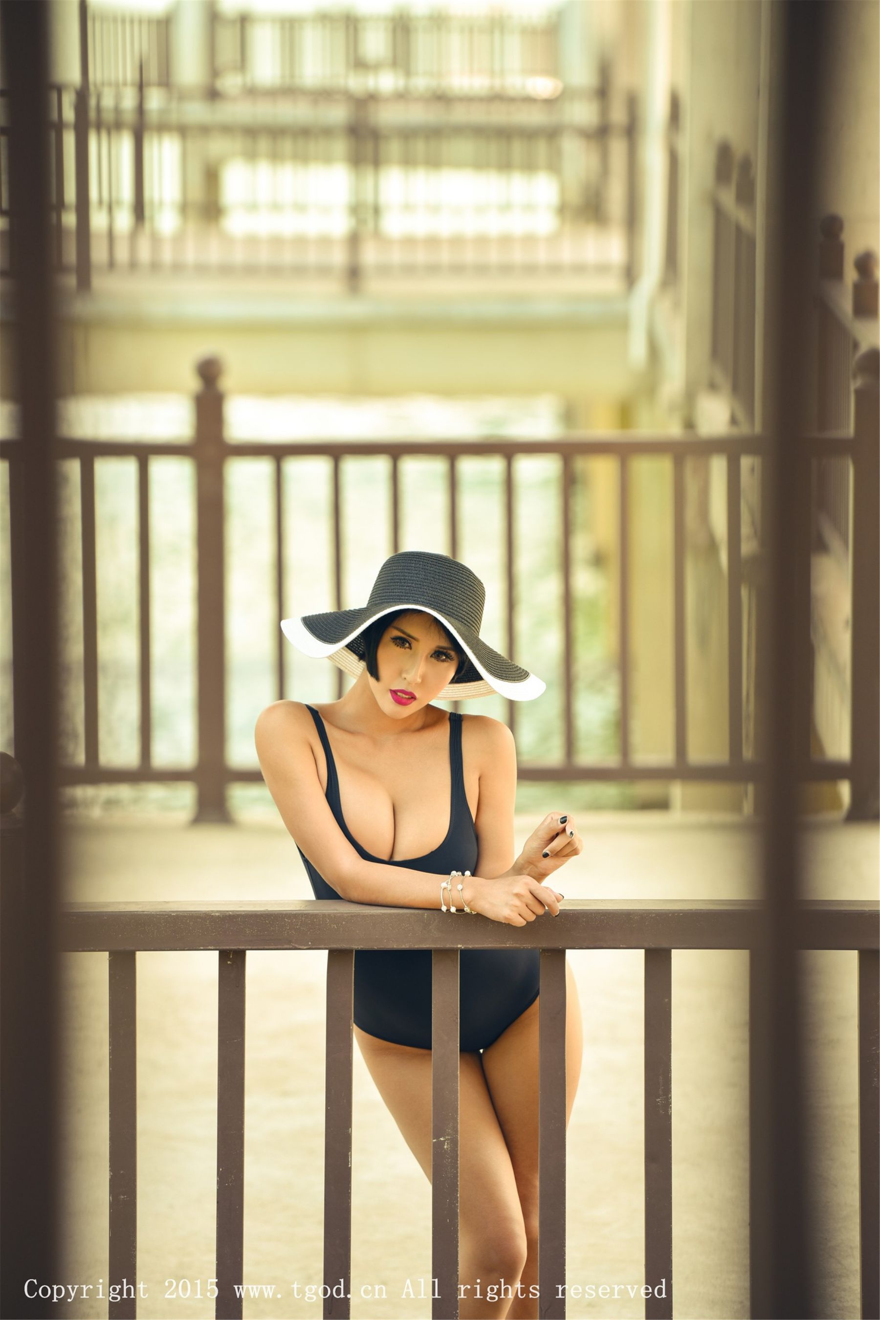 娜依灵儿《云曼旅拍》清新系列 [TGOD推女神] 写真集
