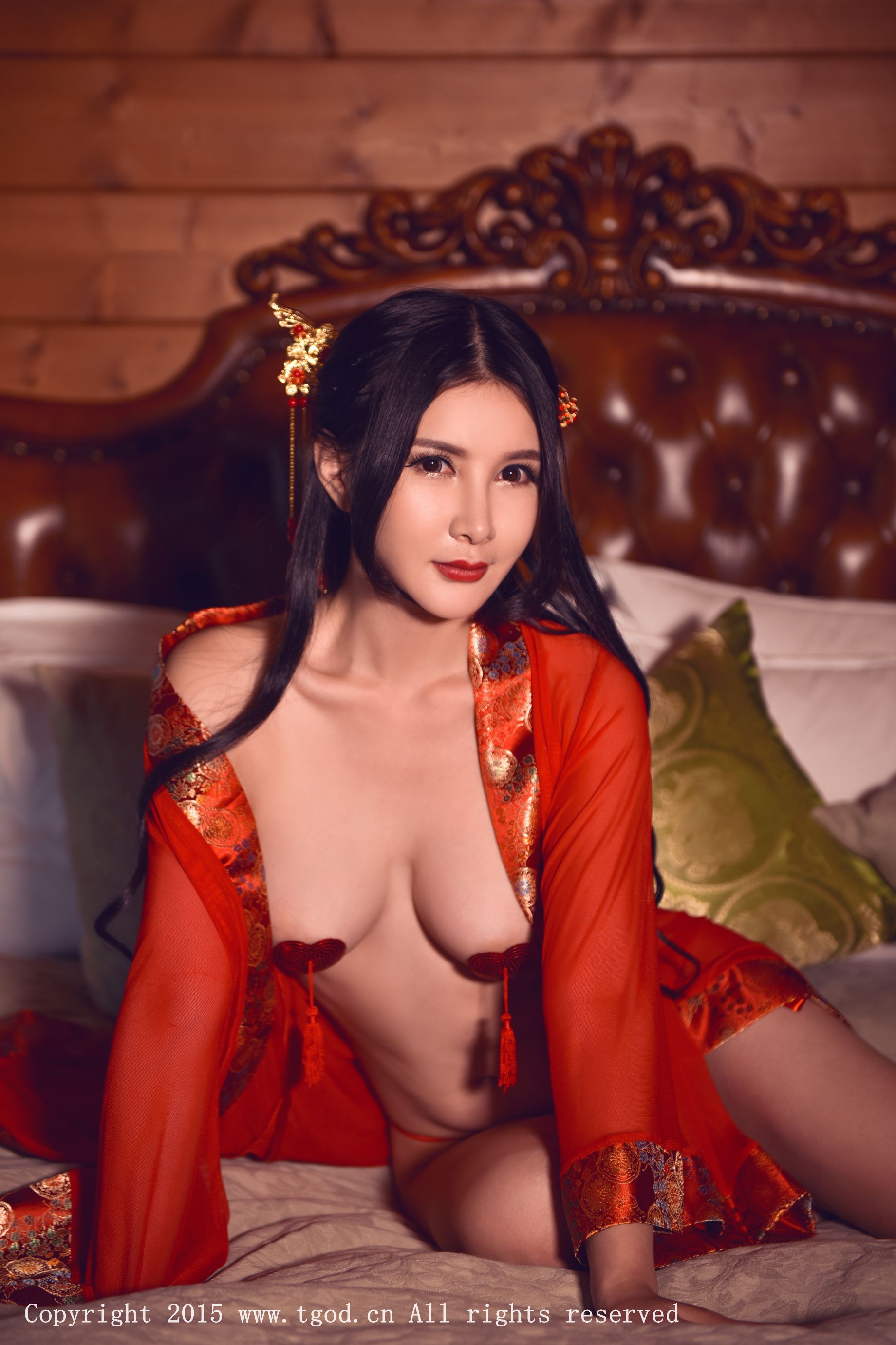 顾欣怡《云曼旅拍》性感黑丝、蕾丝美胸 [TGOD推女神] 写真集
