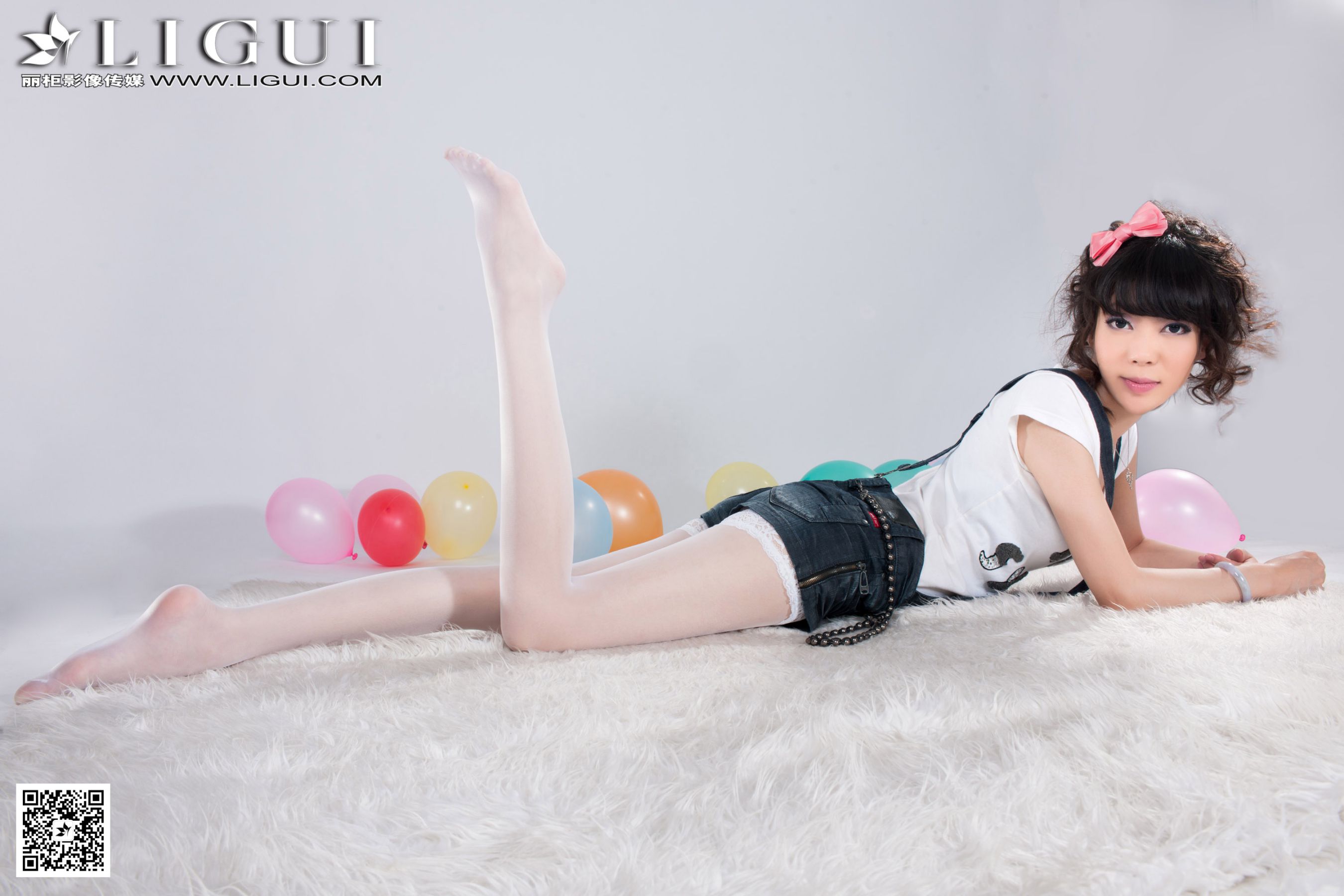Model 乐乐《可爱吊带牛仔+白丝高跟》上中下全集 [丽柜LiGui] 美腿玉足写真图片