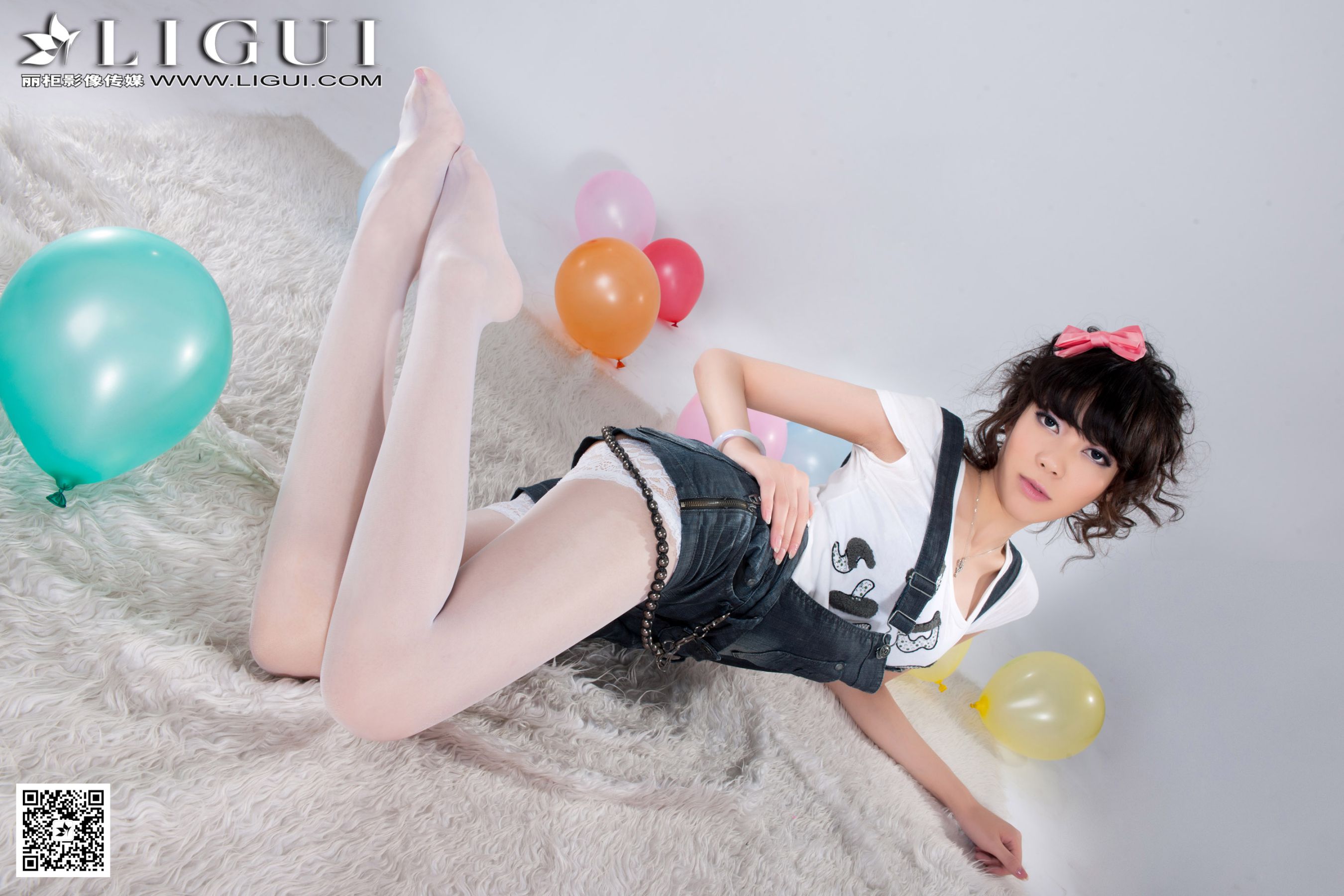 Model 乐乐《可爱吊带牛仔+白丝高跟》上中下全集 [丽柜LiGui] 美腿玉足写真图片