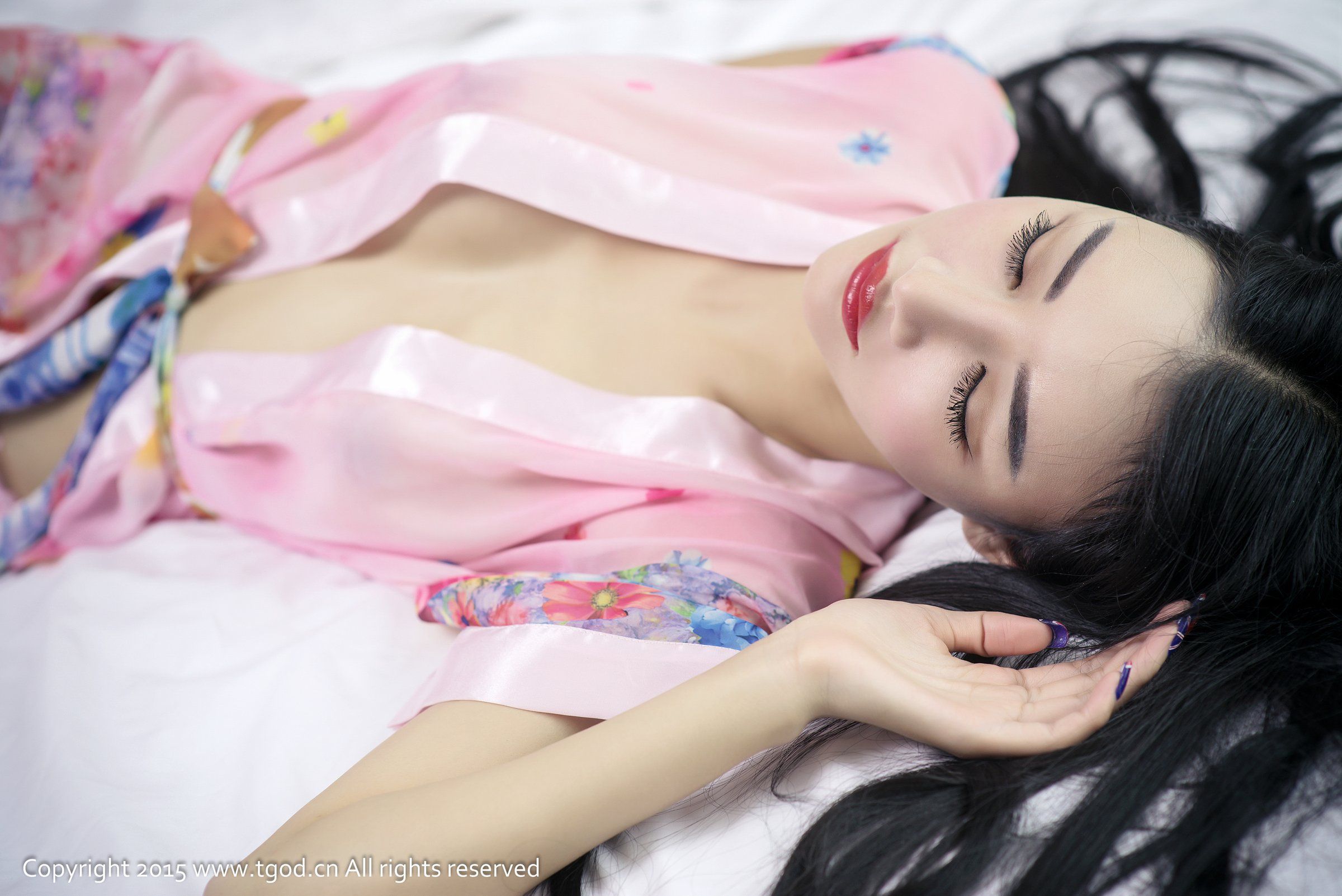 婕西儿《甜美性感 大波来袭》第一辑 [TGOD推女神] 写真集