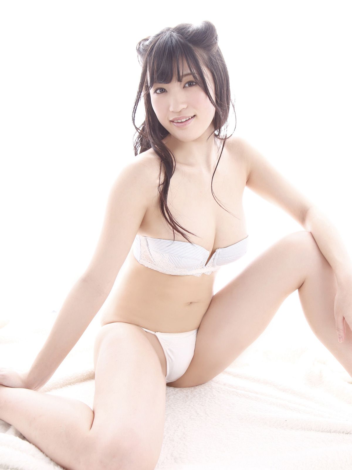 高崎聖子《Gカップで、パイ返しだ!ちゅーの!!》  [Sabra.net] Cover Girl