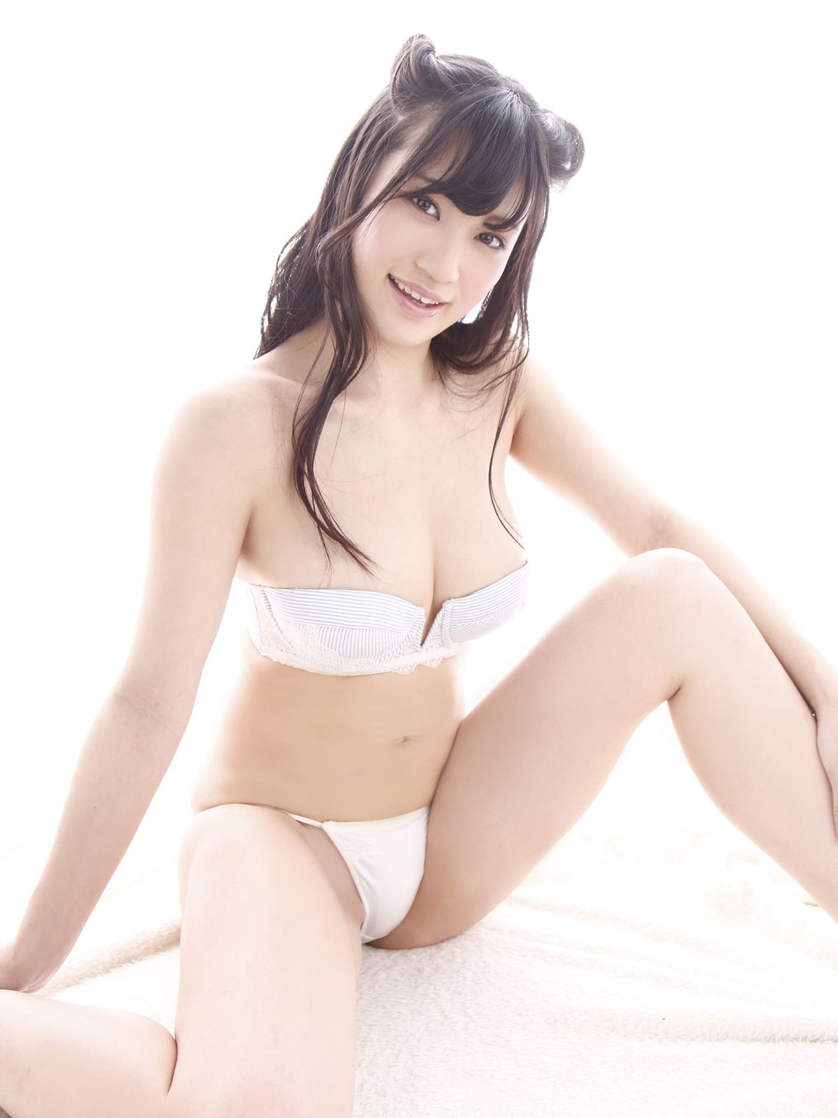 高崎聖子《Gカップで、パイ返しだ!ちゅーの!!》  [Sabra.net] Cover Girl