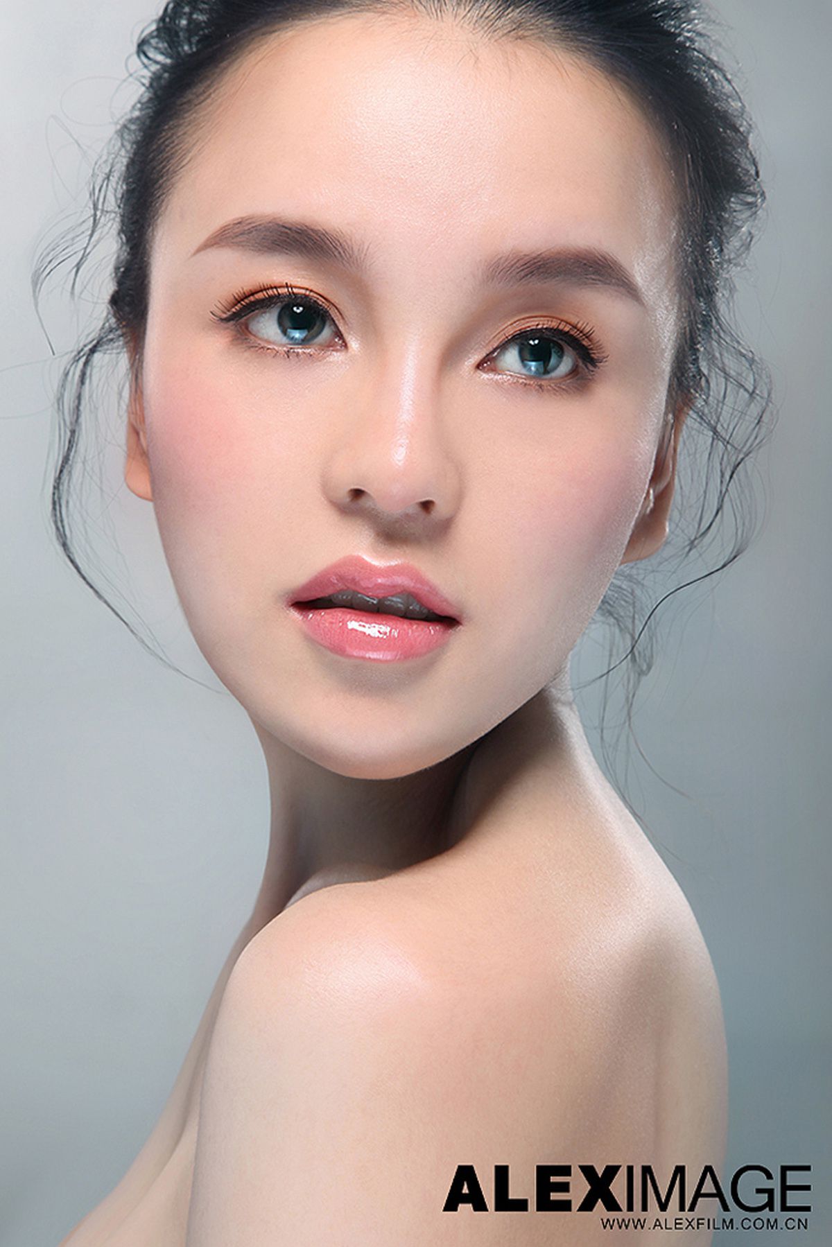 混血美女模特石一伊 棚拍图片