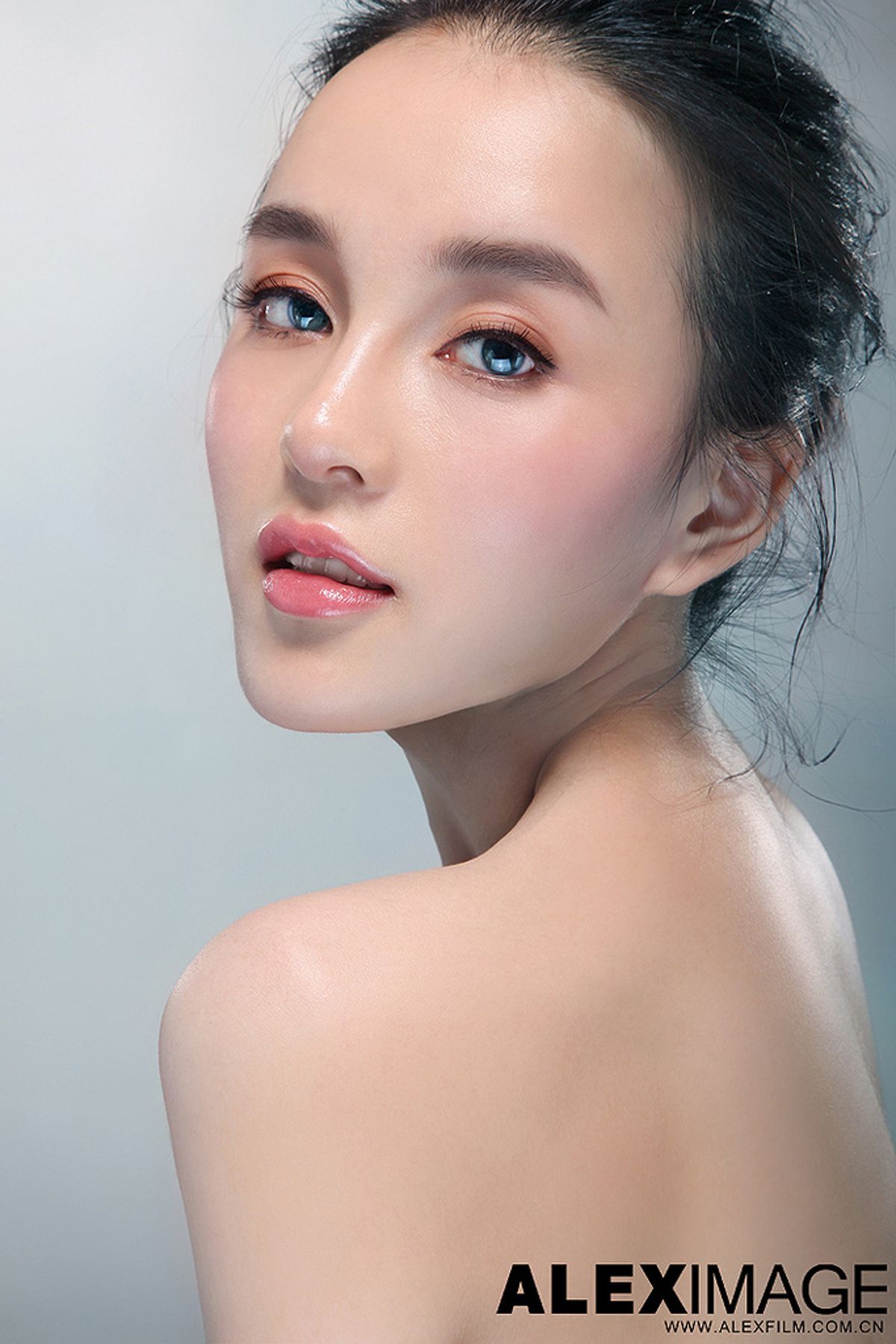 混血美女模特石一伊 棚拍图片