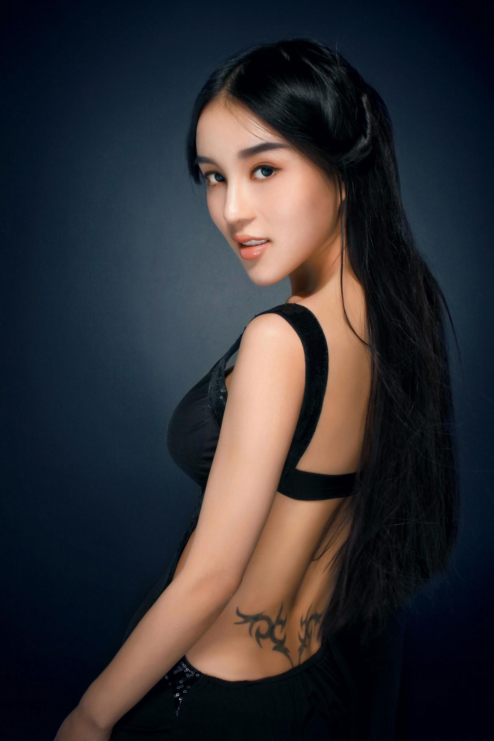 混血美女模特石一伊 棚拍图片