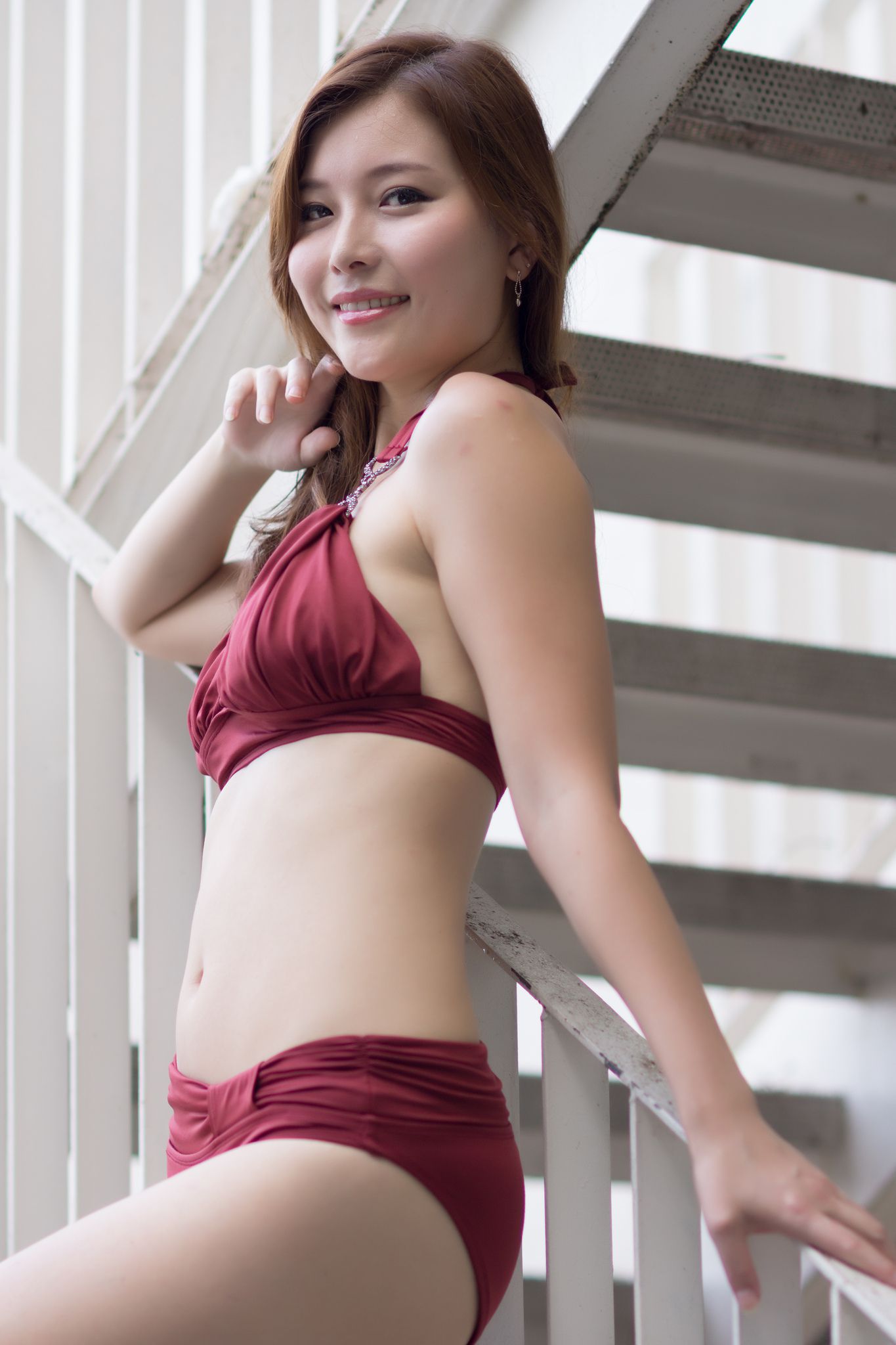 韩国轻熟女模特 Ellie Jung 比基尼