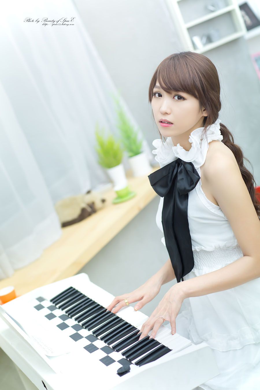 韩国美女李二慧《钢琴少女》
