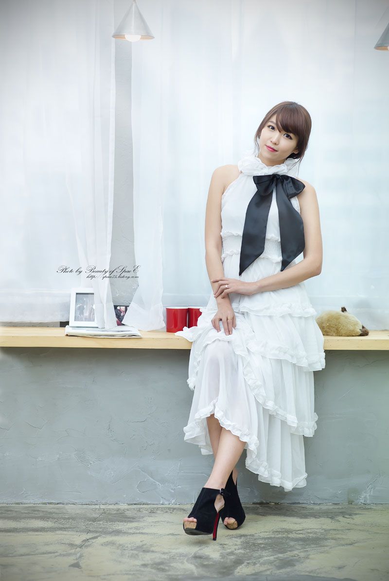 韩国美女李二慧《钢琴少女》