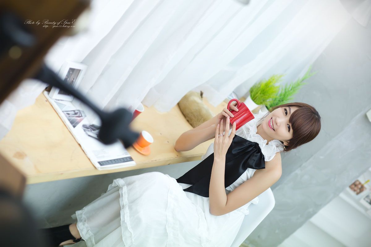 韩国美女李二慧《钢琴少女》