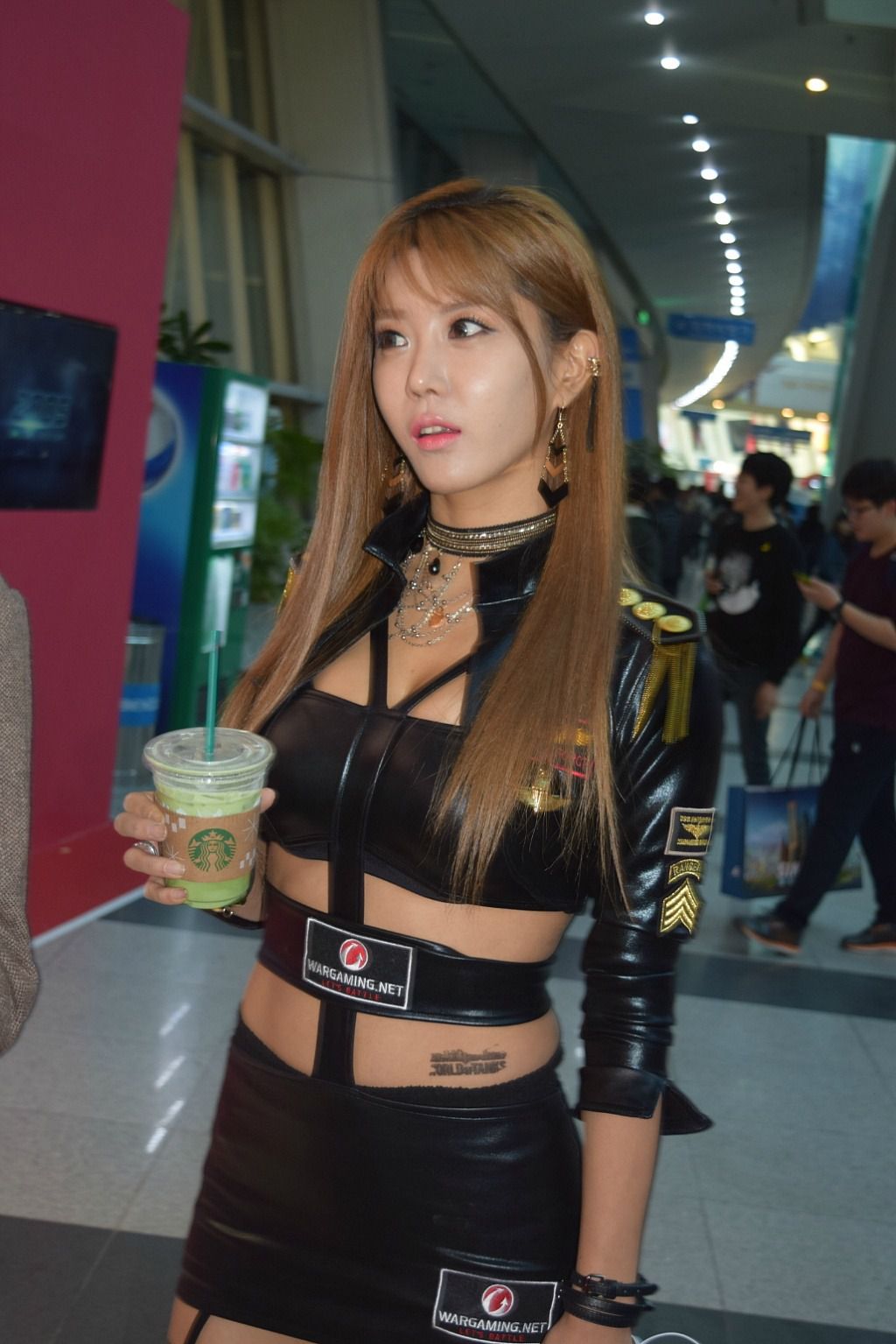 韩国Show GIRL美女许允美《游戏展》场外篇 图片合辑