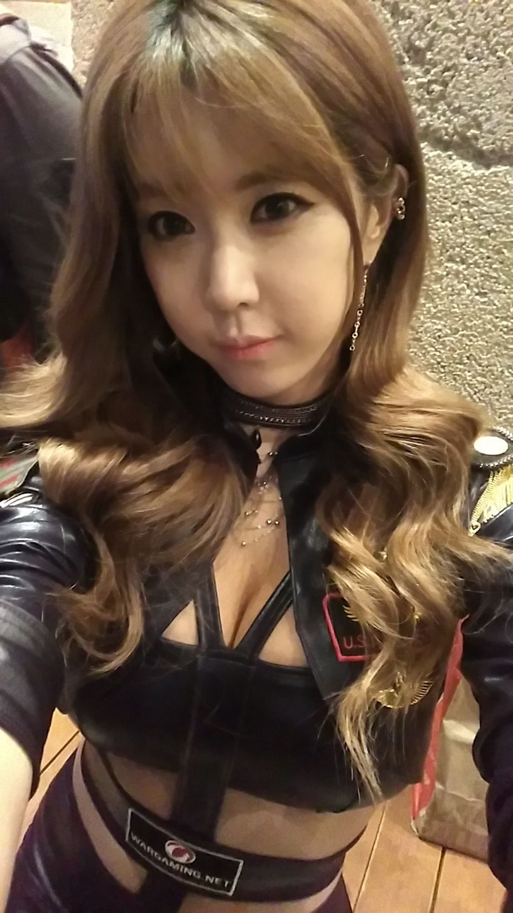 韩国Show GIRL美女许允美《游戏展》场外篇 图片合辑
