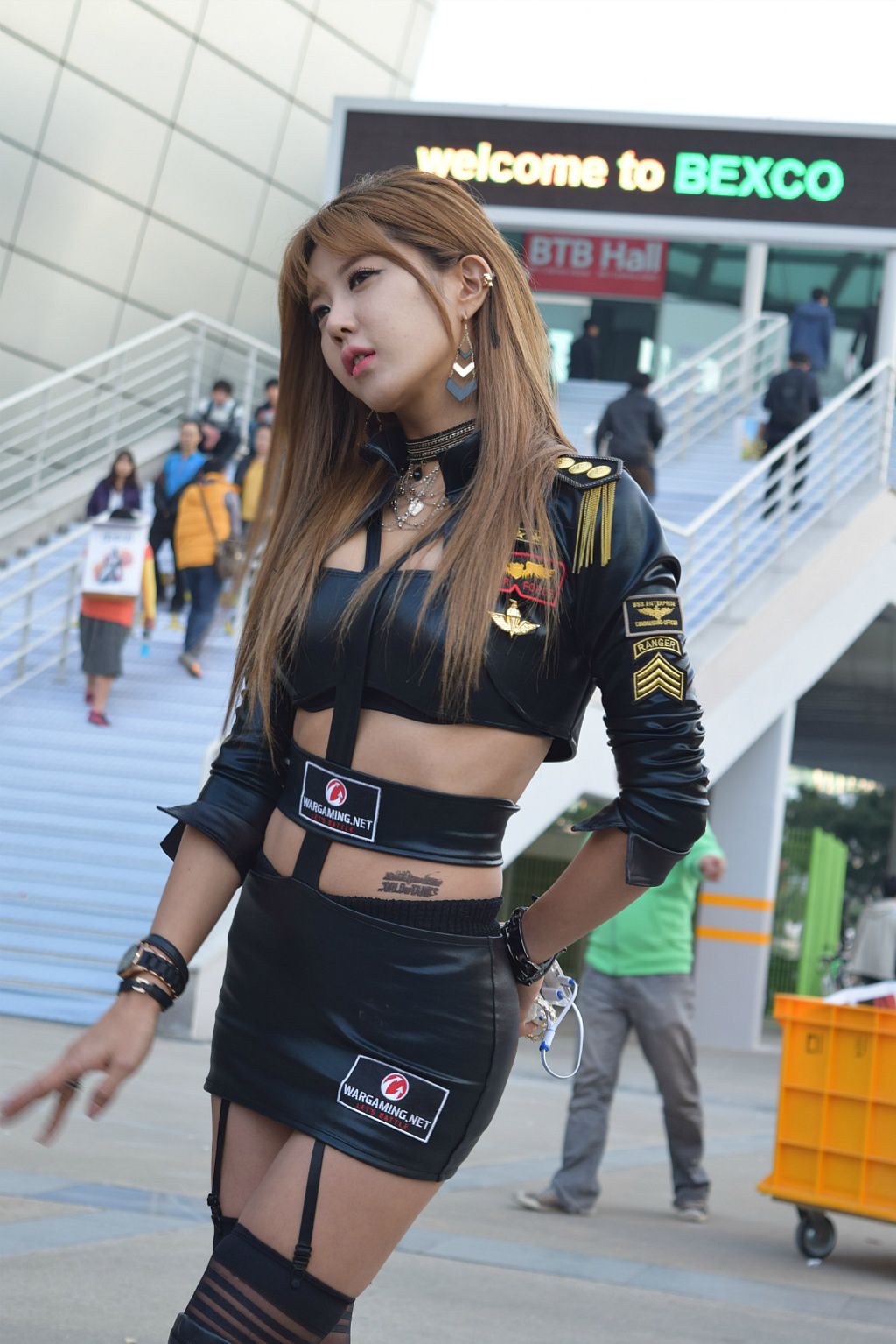 韩国Show GIRL美女许允美《游戏展》场外篇 图片合辑