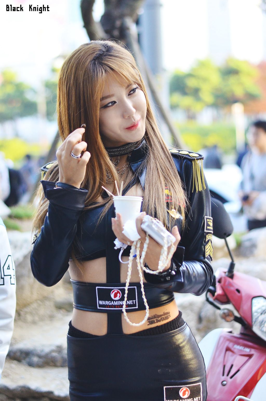 韩国Show GIRL美女许允美《游戏展》场外篇 图片合辑