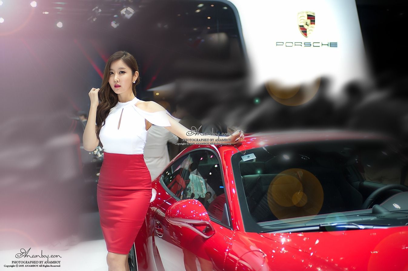 韩国车模崔星雅/崔星儿《车展红色套裙系列》图片合辑