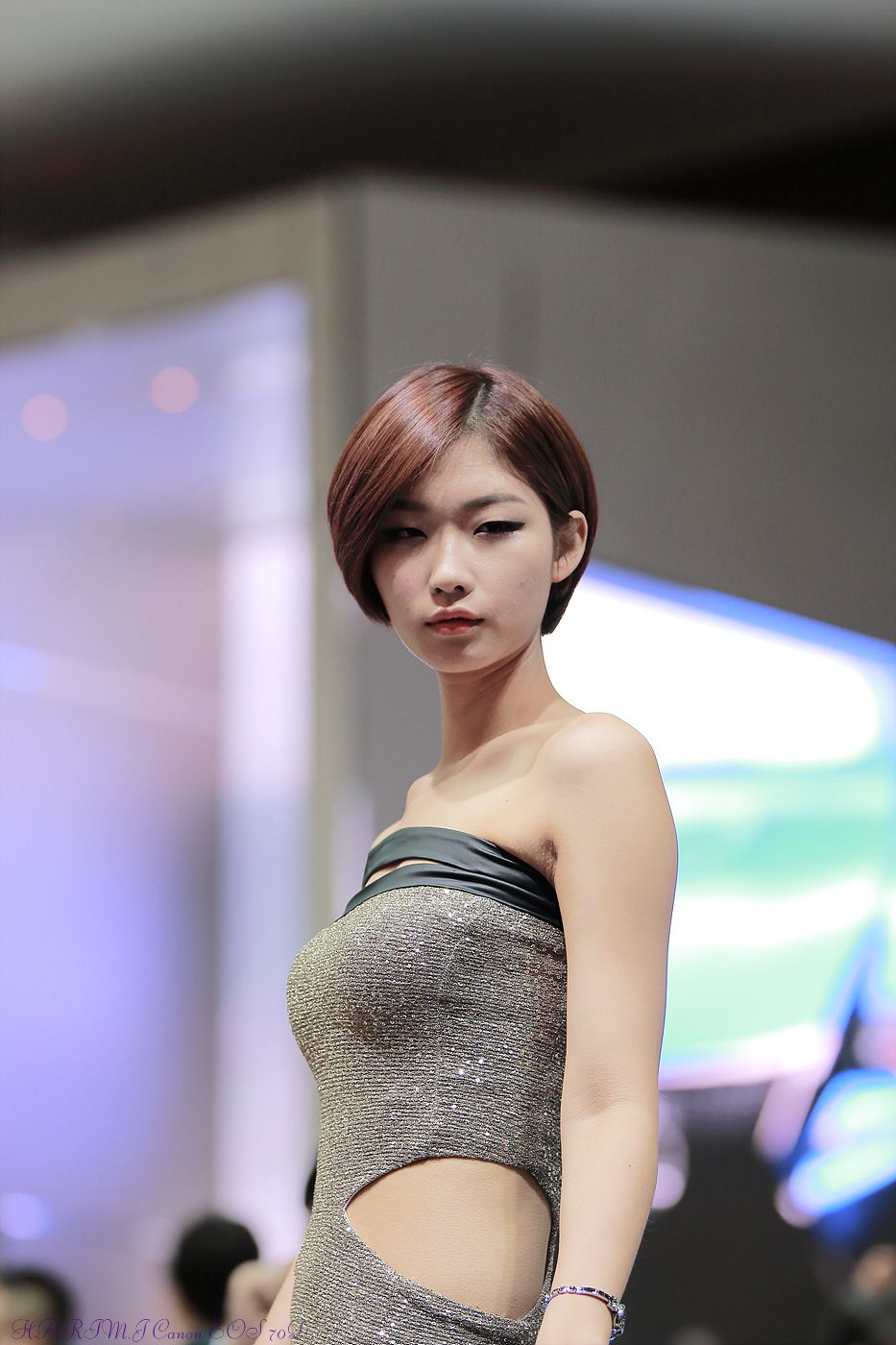 韩国美女崔柳娜《车展图片》套图