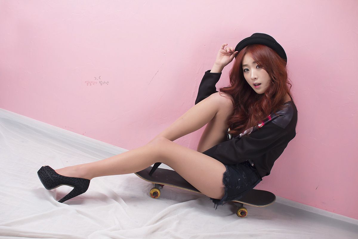 韩国美女模特敏儿棚拍写真合集