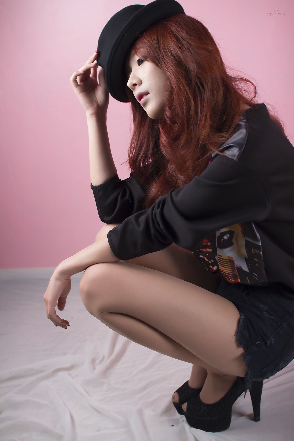韩国美女模特敏儿棚拍写真合集