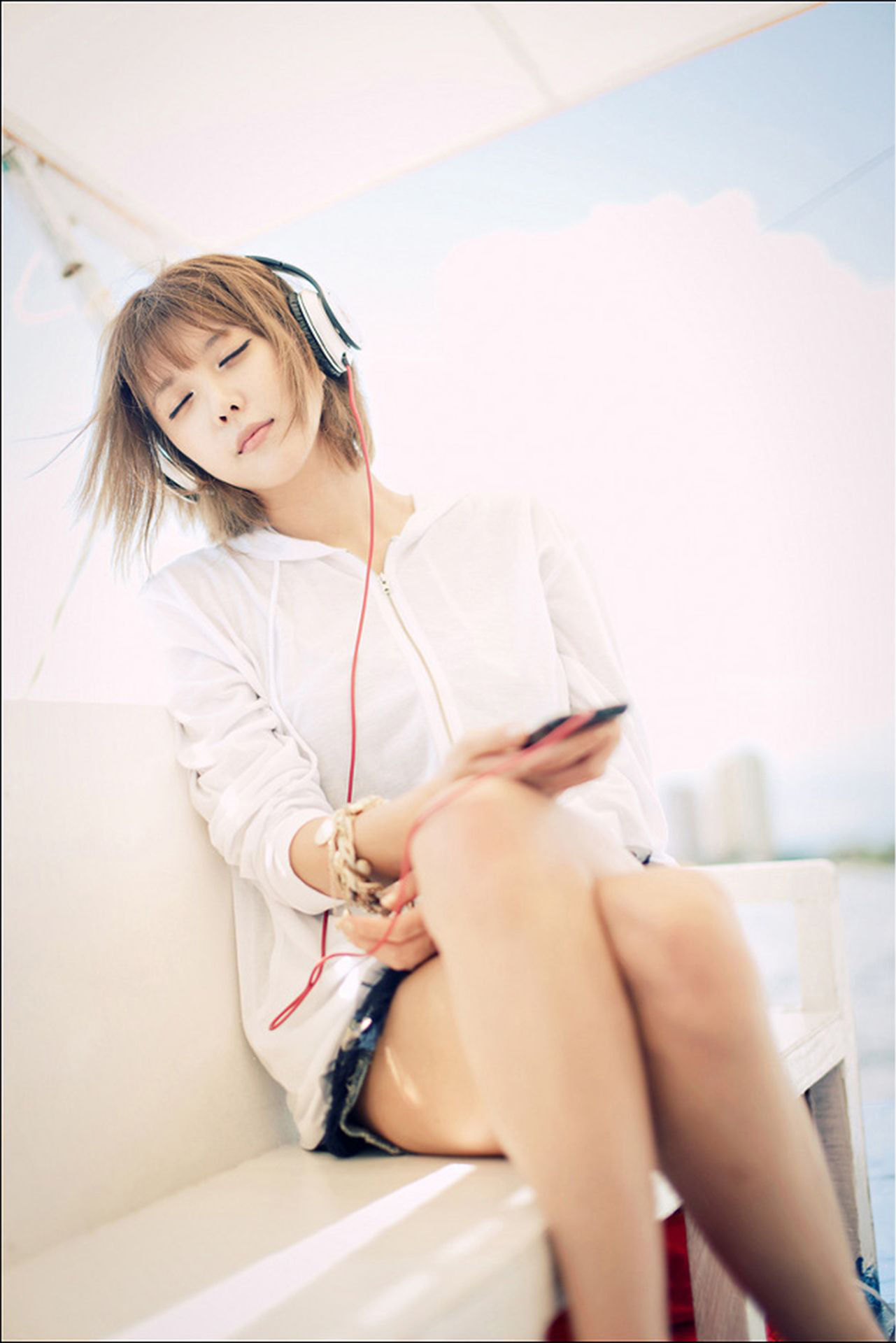 许允美(???)《清新耳机少女》