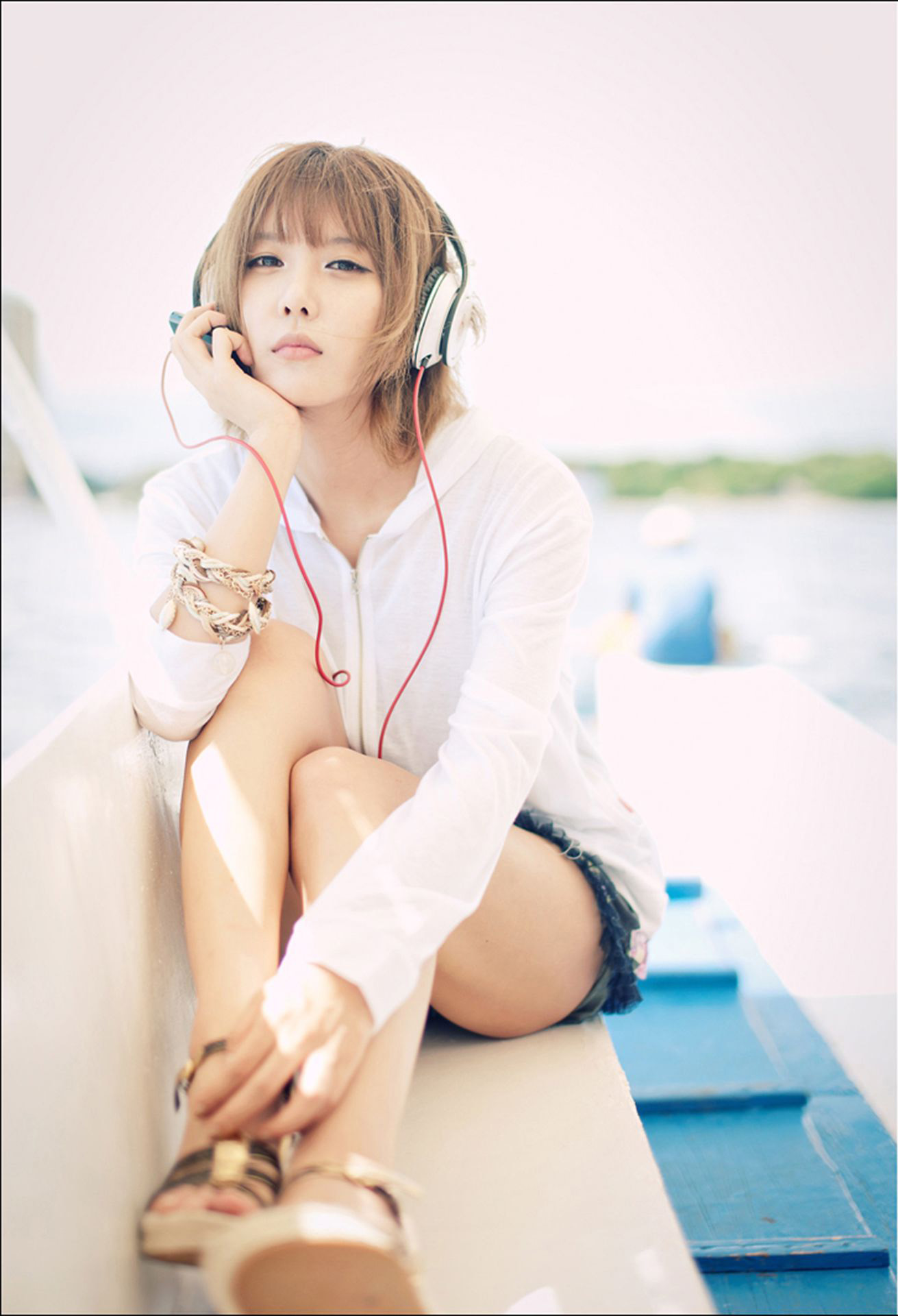 许允美(???)《清新耳机少女》