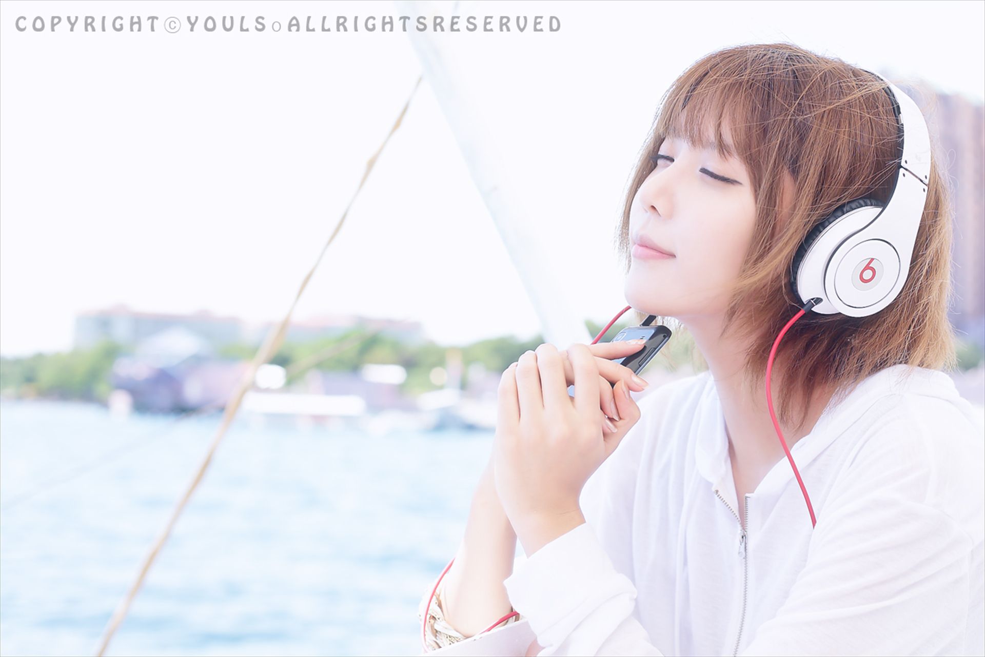 许允美(???)《清新耳机少女》