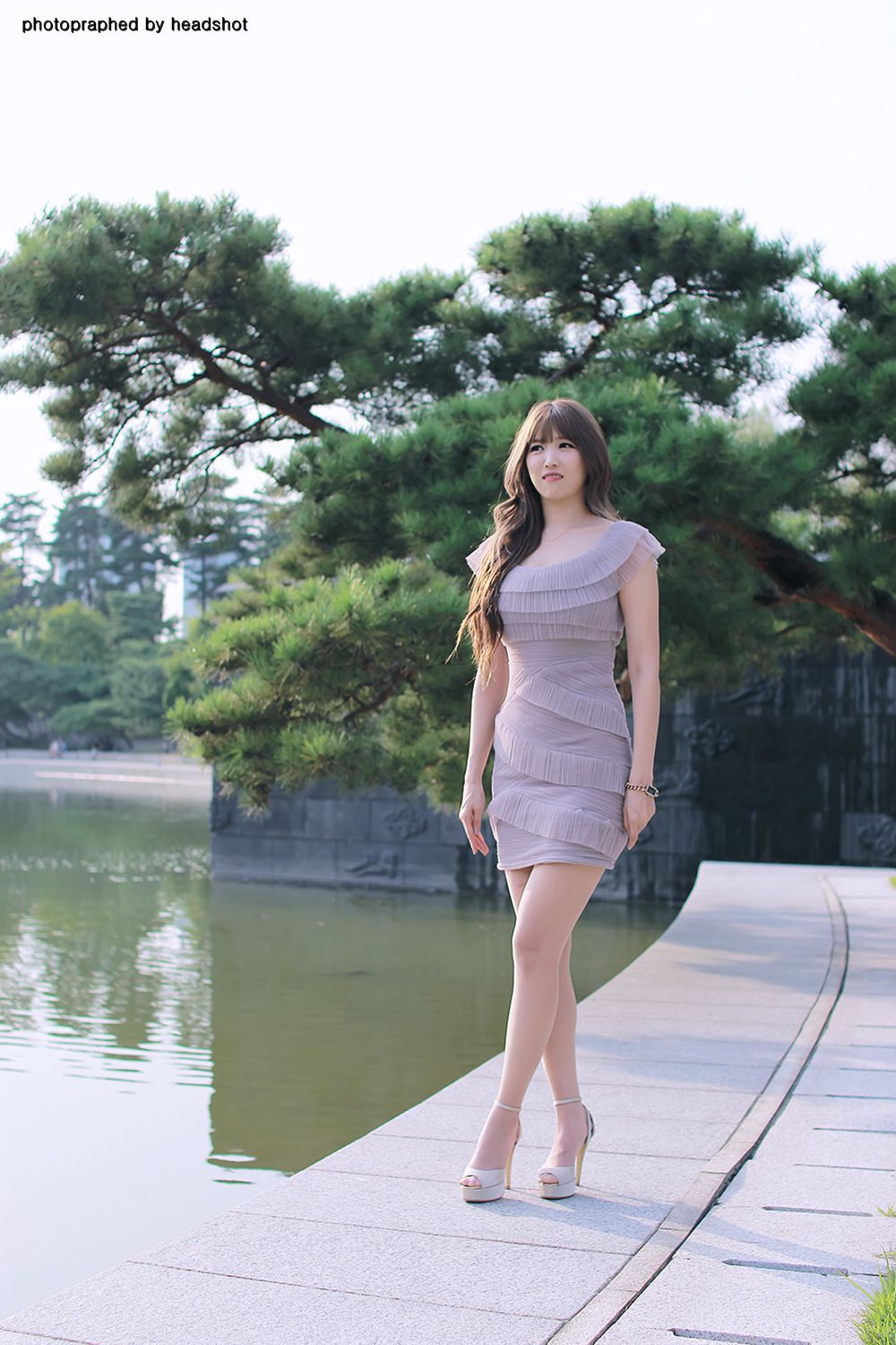 李仁慧《极品公园超短裙气质女神》