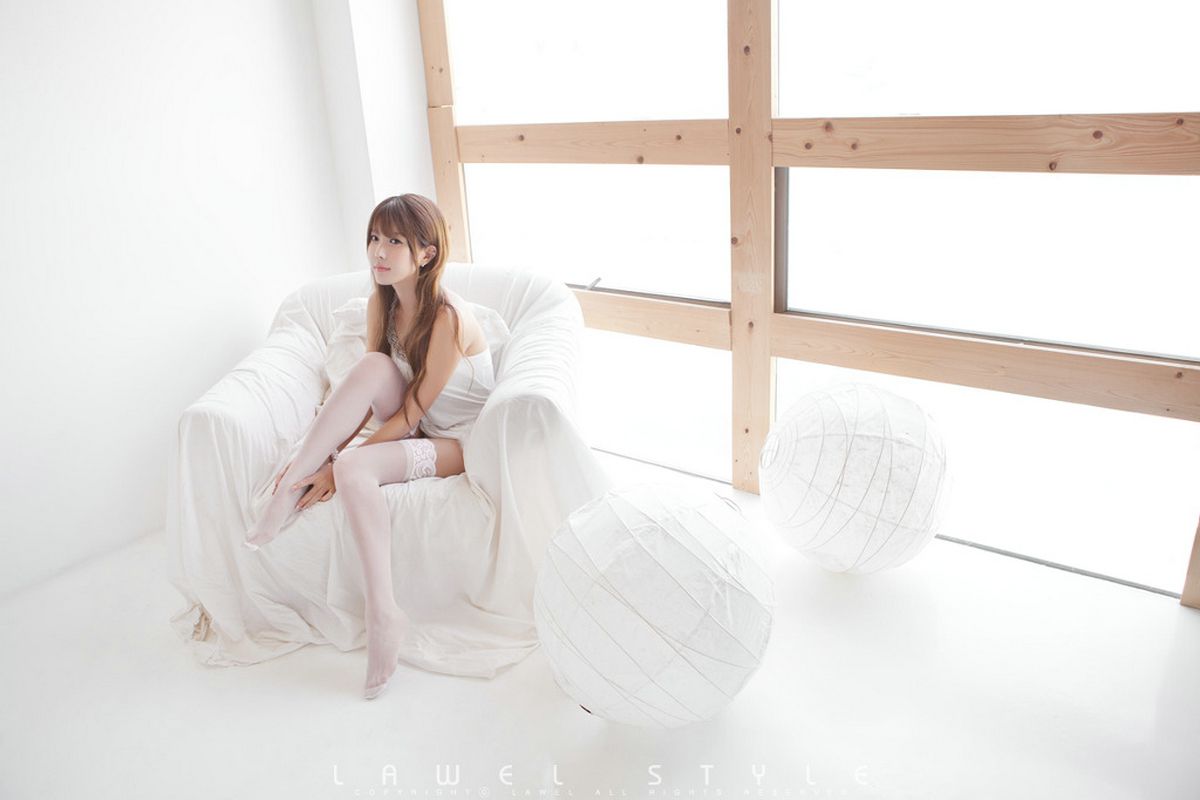 韩国妹子许允美《极品白丝天使》