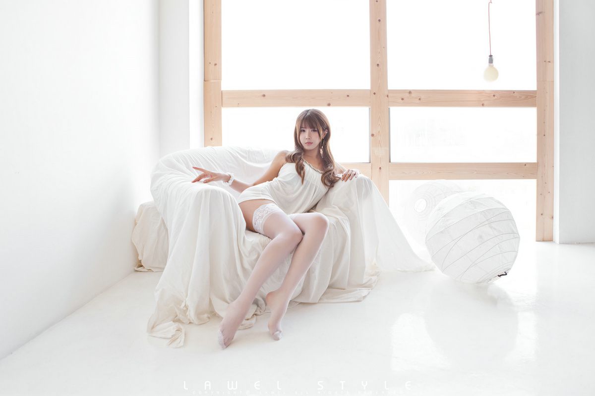 韩国妹子许允美《极品白丝天使》