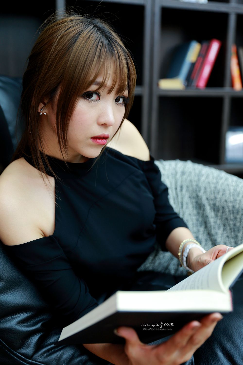 李仁慧(李恩慧)《办公室里的优雅气质女神》写真合集
