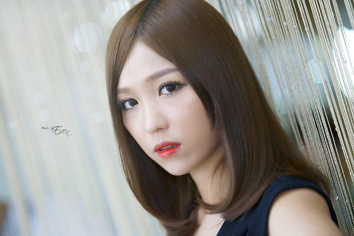 李仁慧(李恩慧)《办公室里的优雅气质女神》写真合集