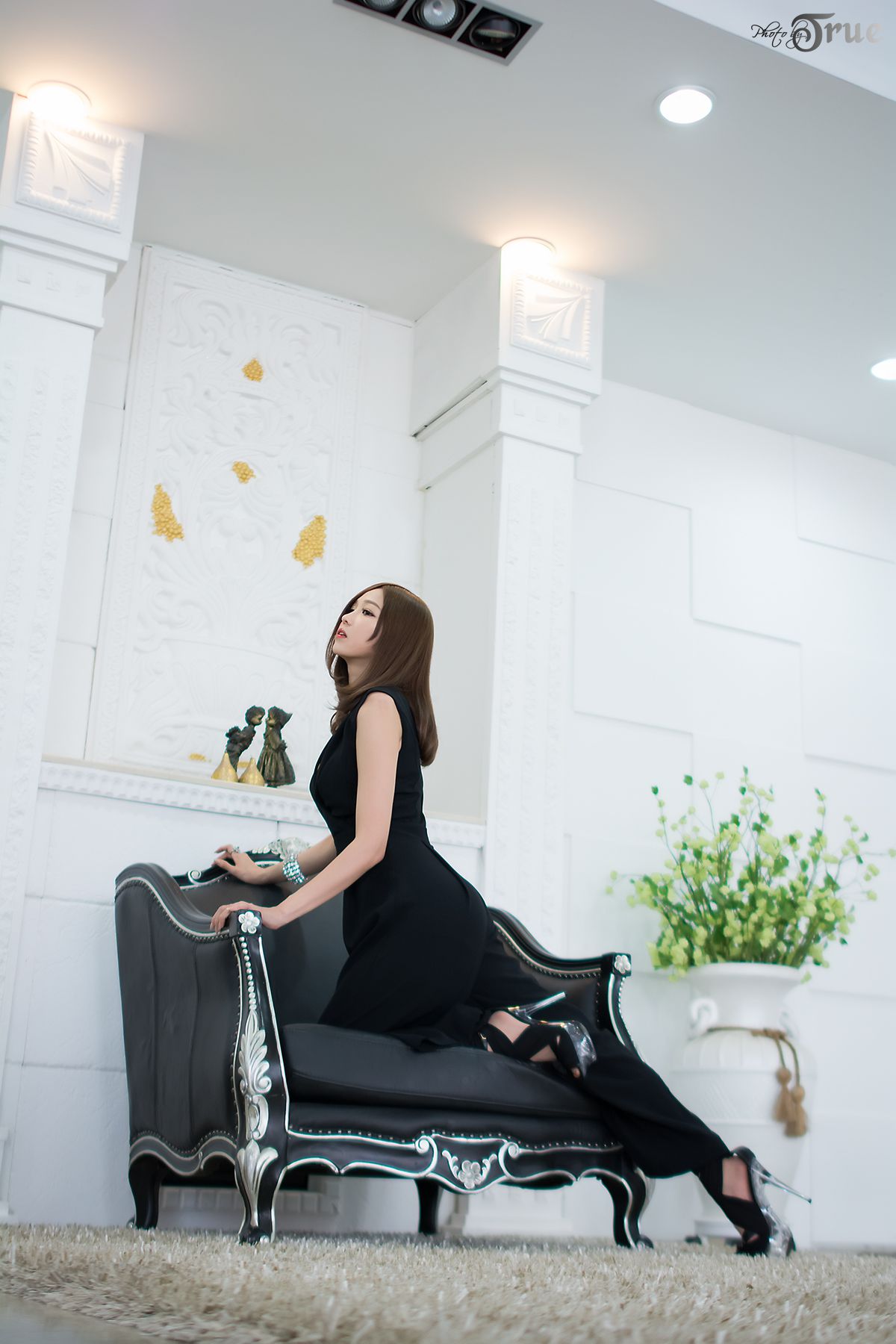 李仁慧(李恩慧)《办公室里的优雅气质女神》写真合集