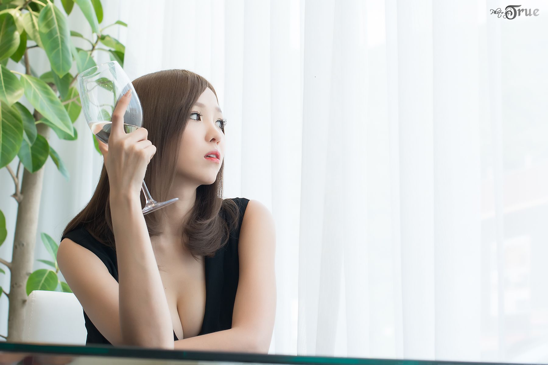 李仁慧(李恩慧)《办公室里的优雅气质女神》写真合集