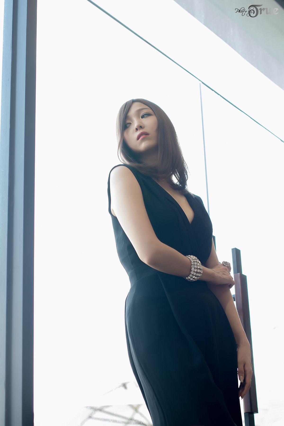 李仁慧(李恩慧)《办公室里的优雅气质女神》写真合集