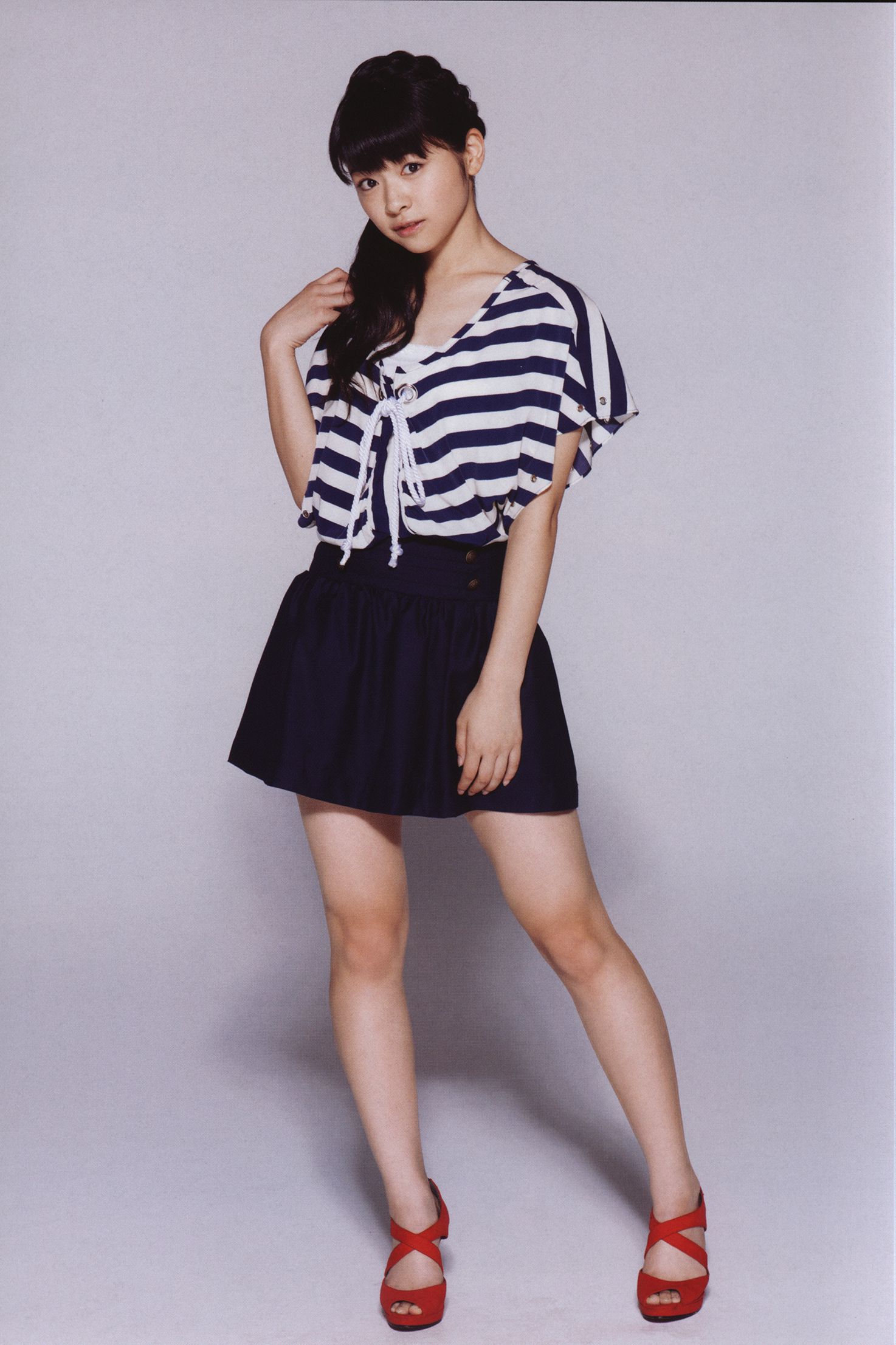 日本美少女组合Juice=Juice《OFFICIAL PHOTO BOOK》