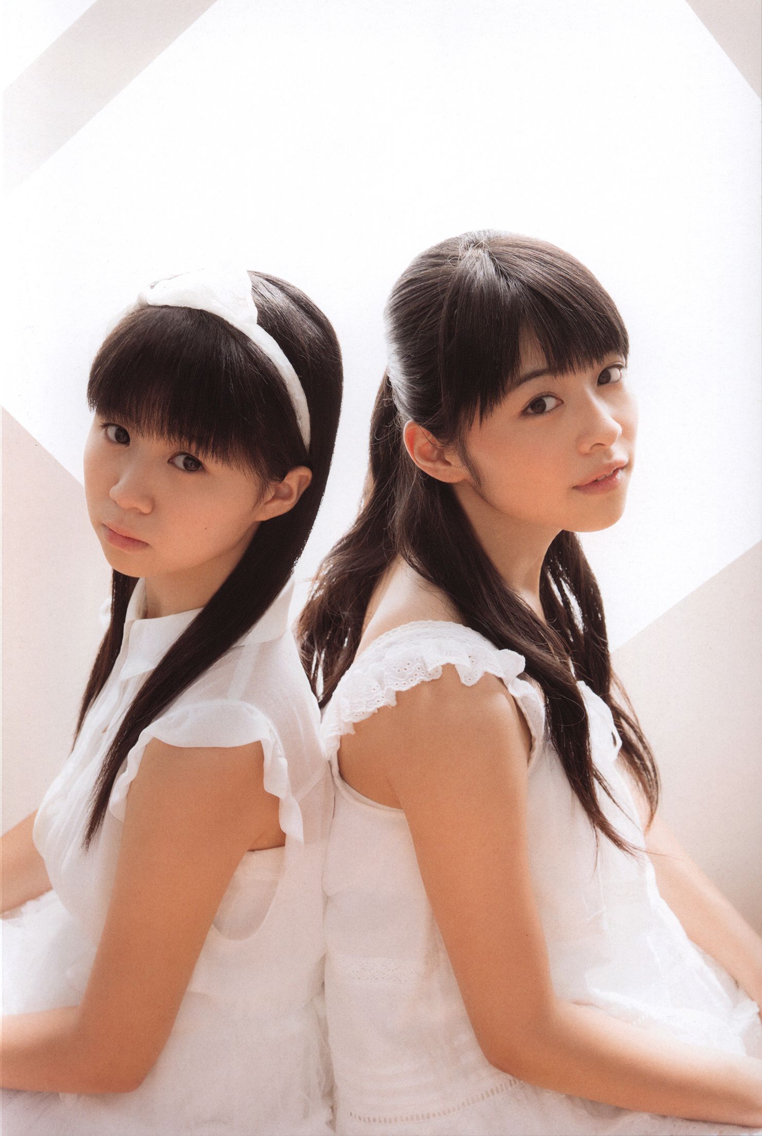 日本美少女组合Juice=Juice《OFFICIAL PHOTO BOOK》