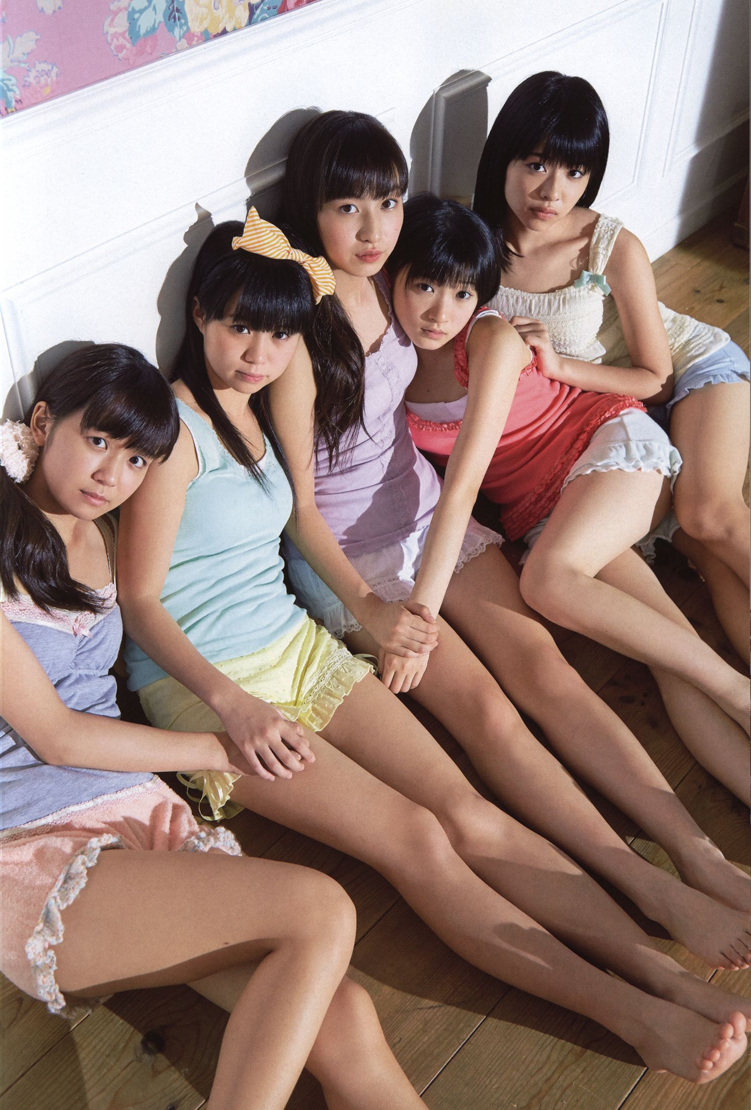日本美少女组合Juice=Juice《OFFICIAL PHOTO BOOK》