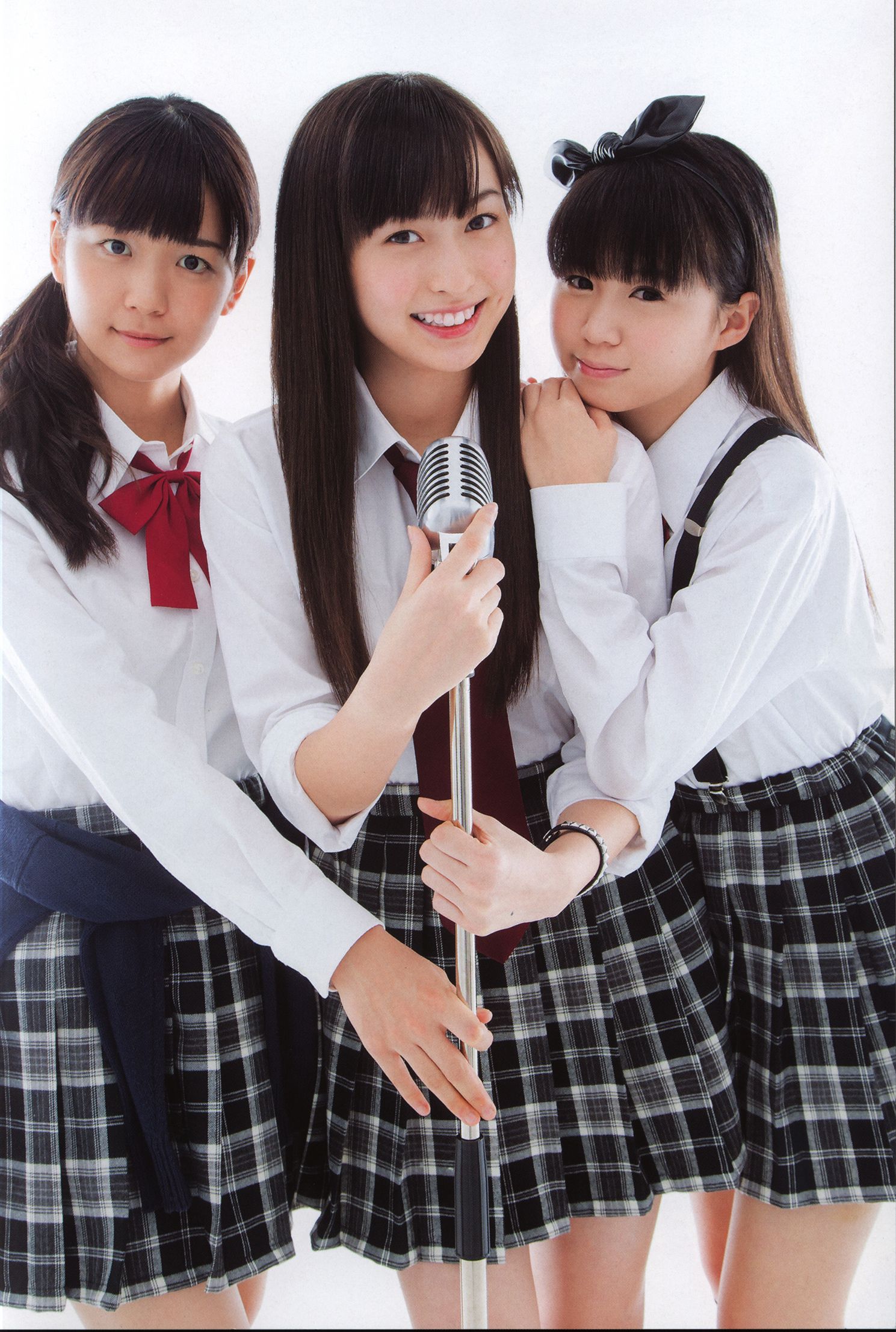 日本美少女组合Juice=Juice《OFFICIAL PHOTO BOOK》