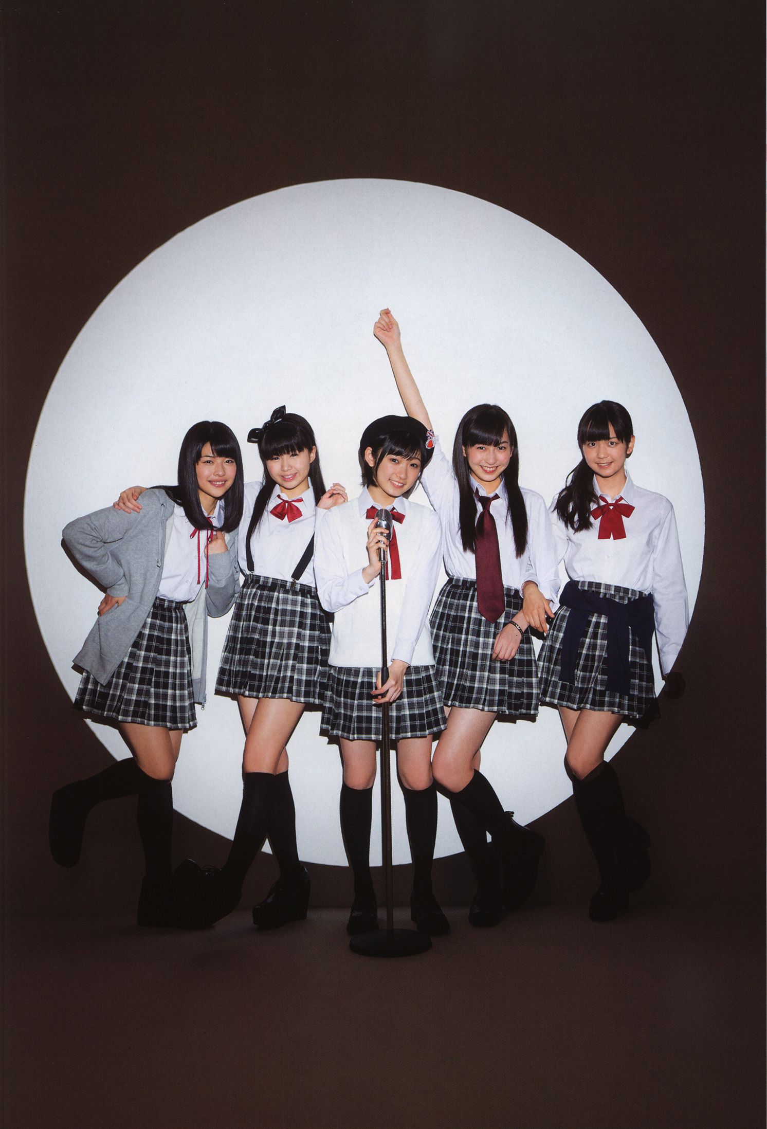 日本美少女组合Juice=Juice《OFFICIAL PHOTO BOOK》