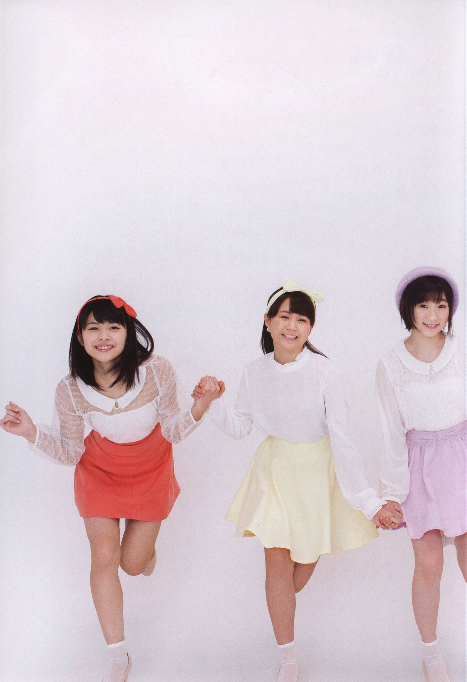 日本美少女组合Juice=Juice《OFFICIAL PHOTO BOOK》
