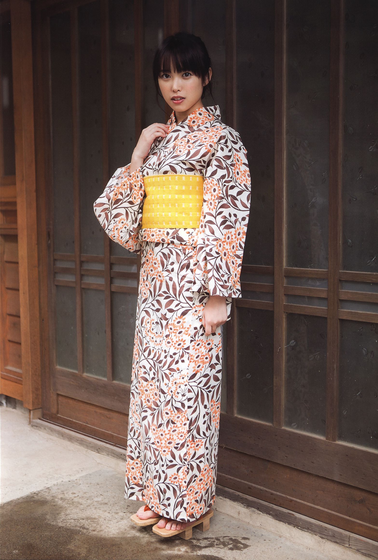 Nakajima Saki 中島早貴《N20》