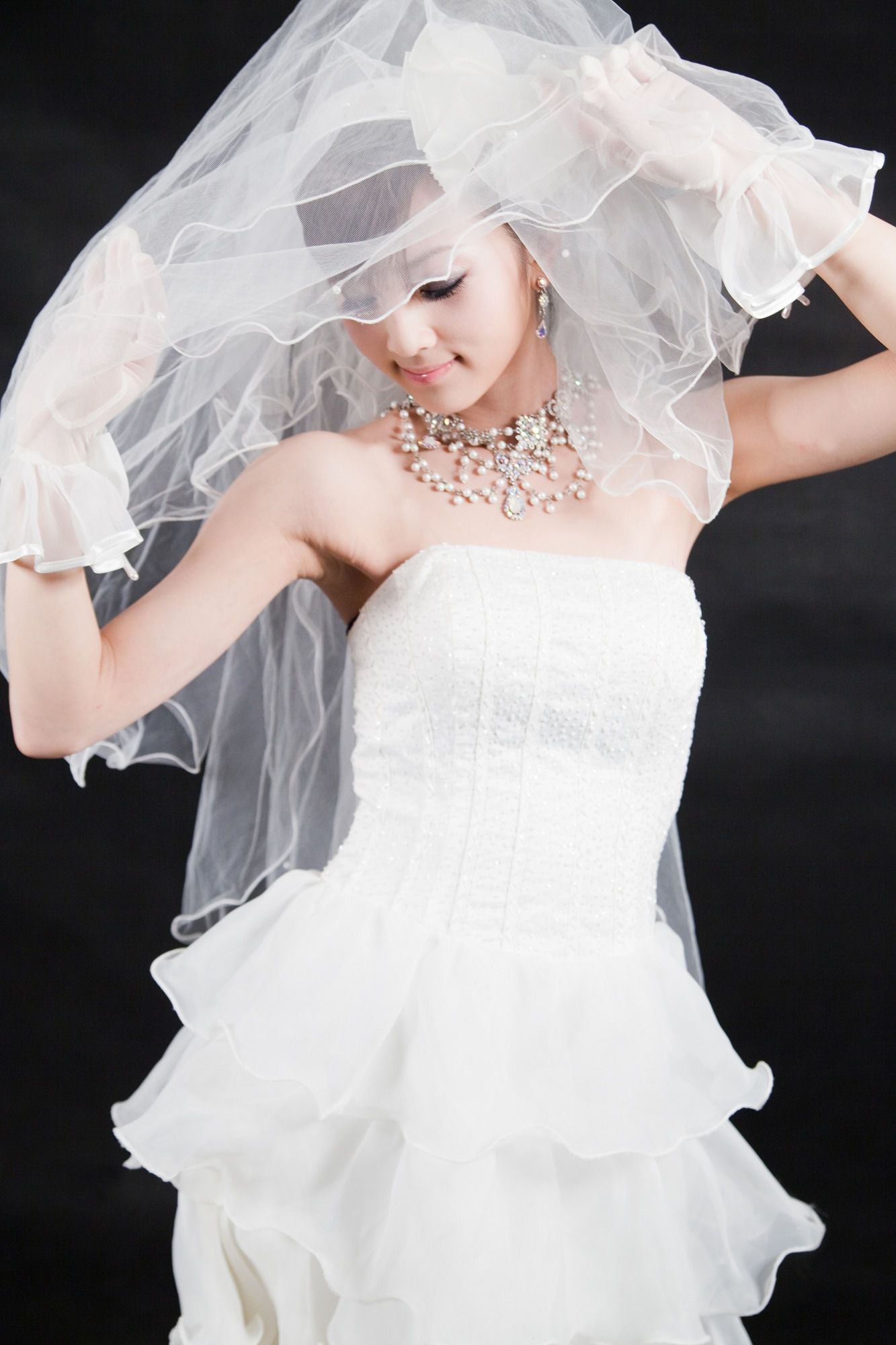 张允霏/果子MM《創意婚紗潮流風》