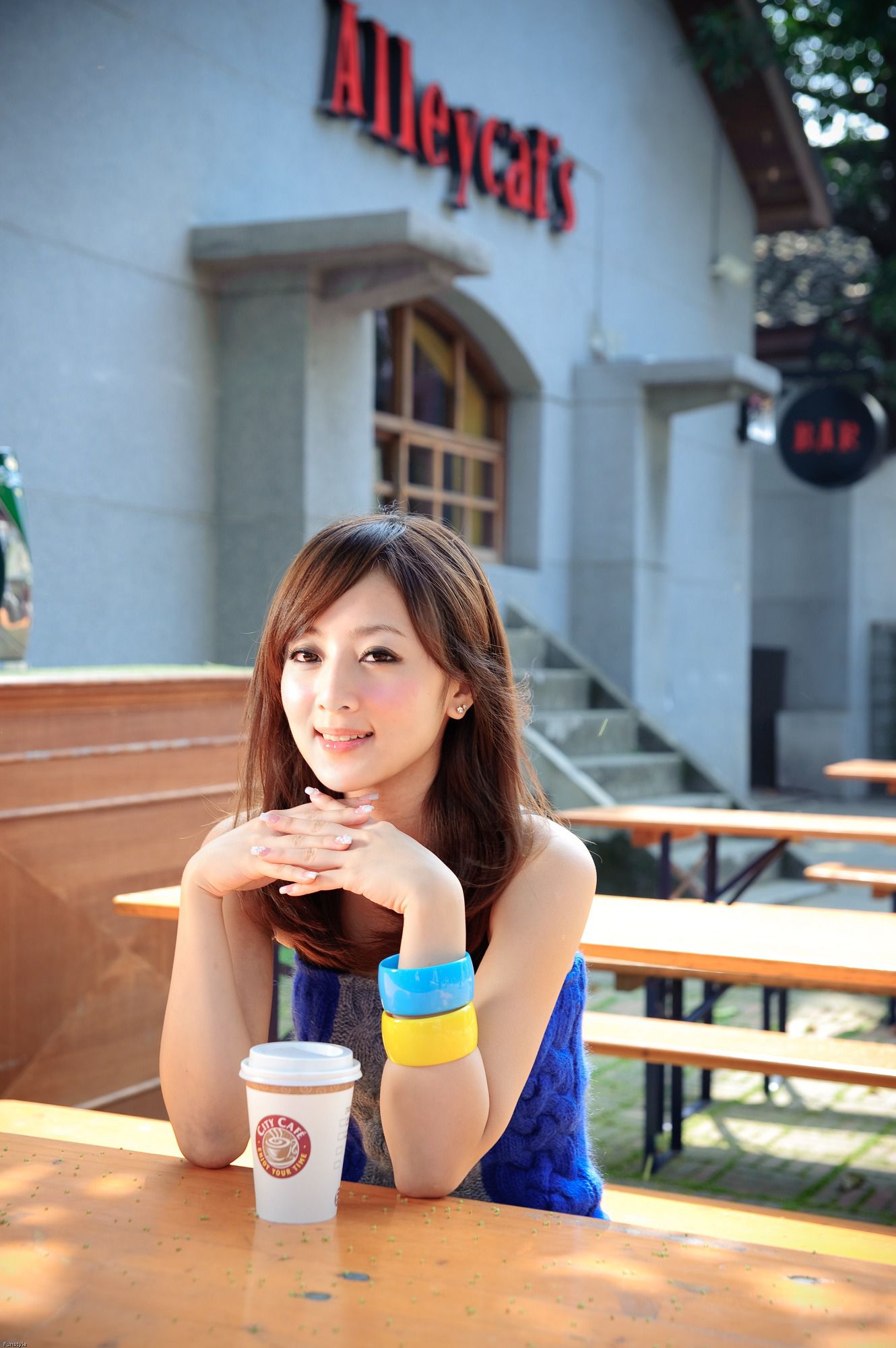 台湾网络女神果子MM《華山藝文中心III +228公園》外拍