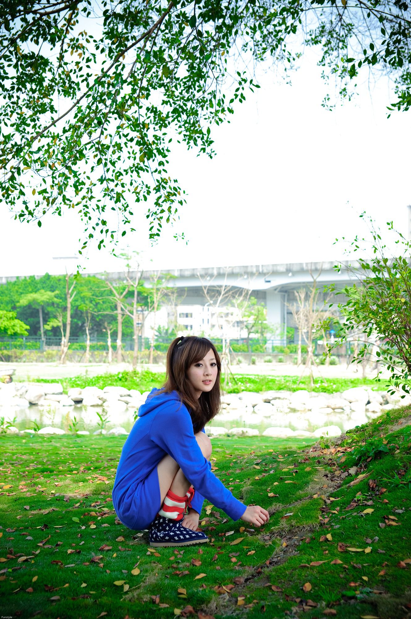 台湾网络女神果子MM《華山藝文中心III +228公園》外拍