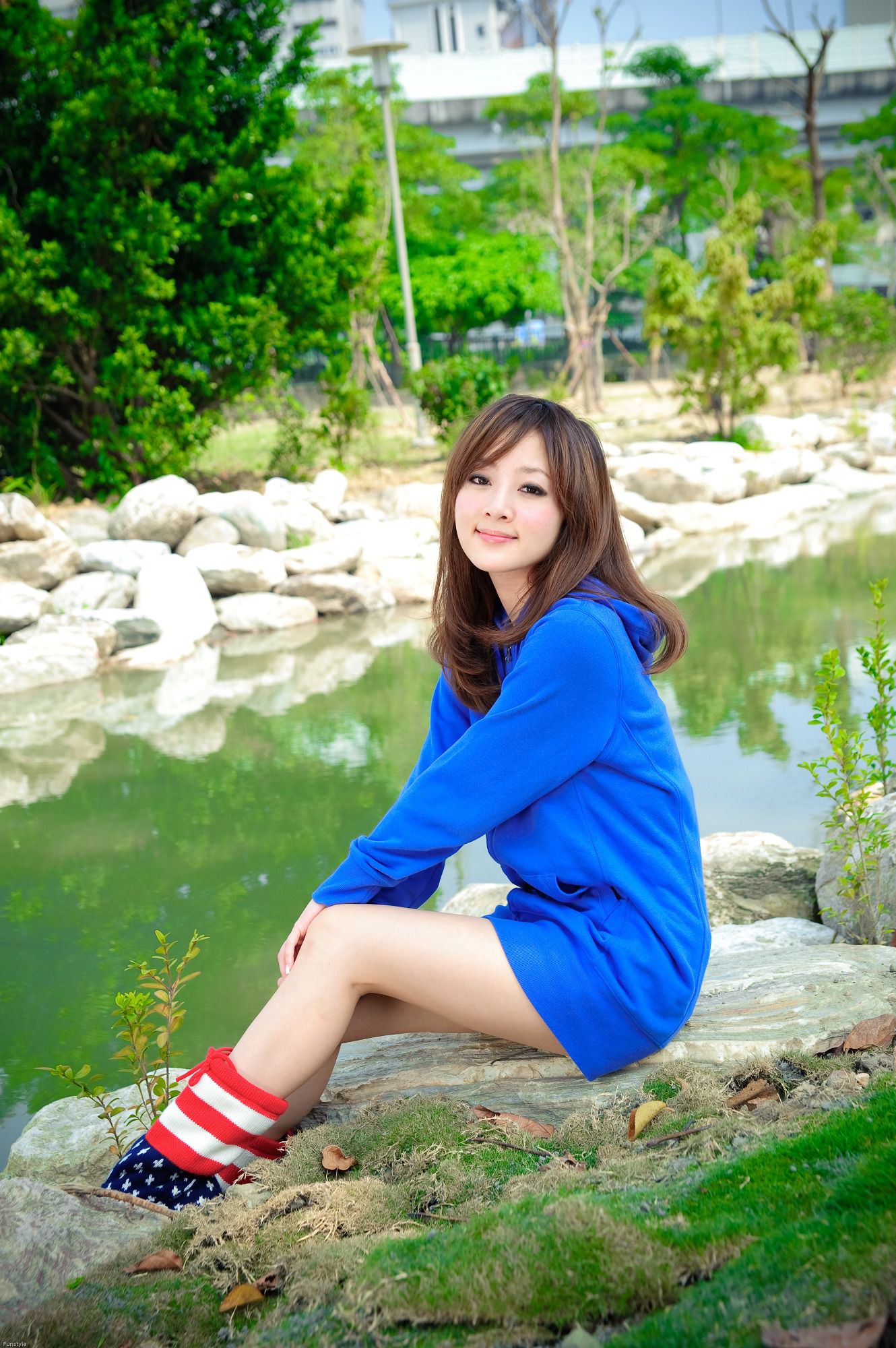 台湾网络女神果子MM《華山藝文中心III +228公園》外拍