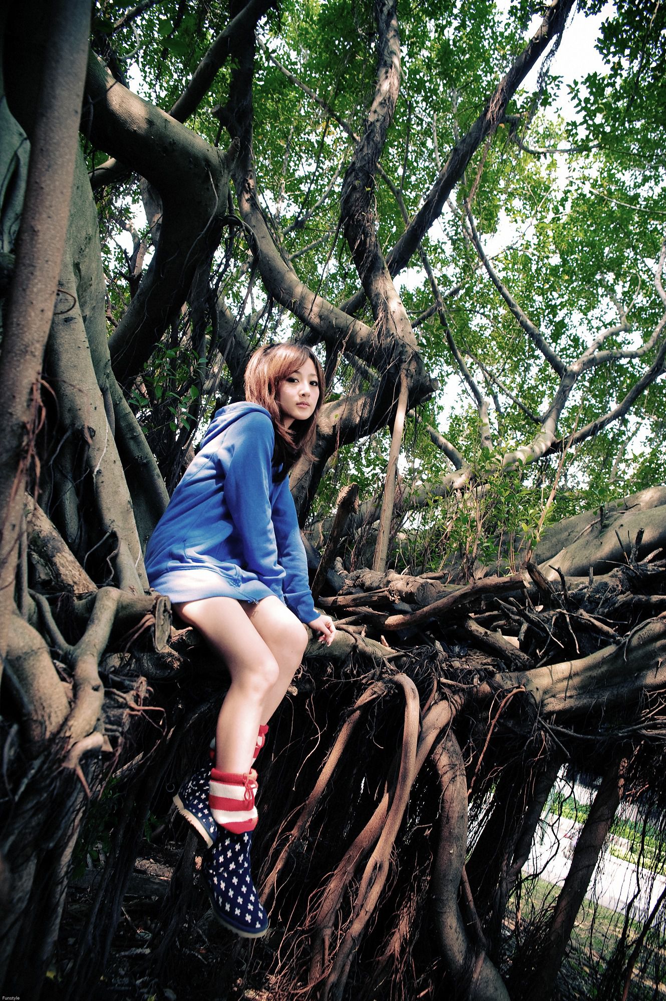 台湾网络女神果子MM《華山藝文中心III +228公園》外拍