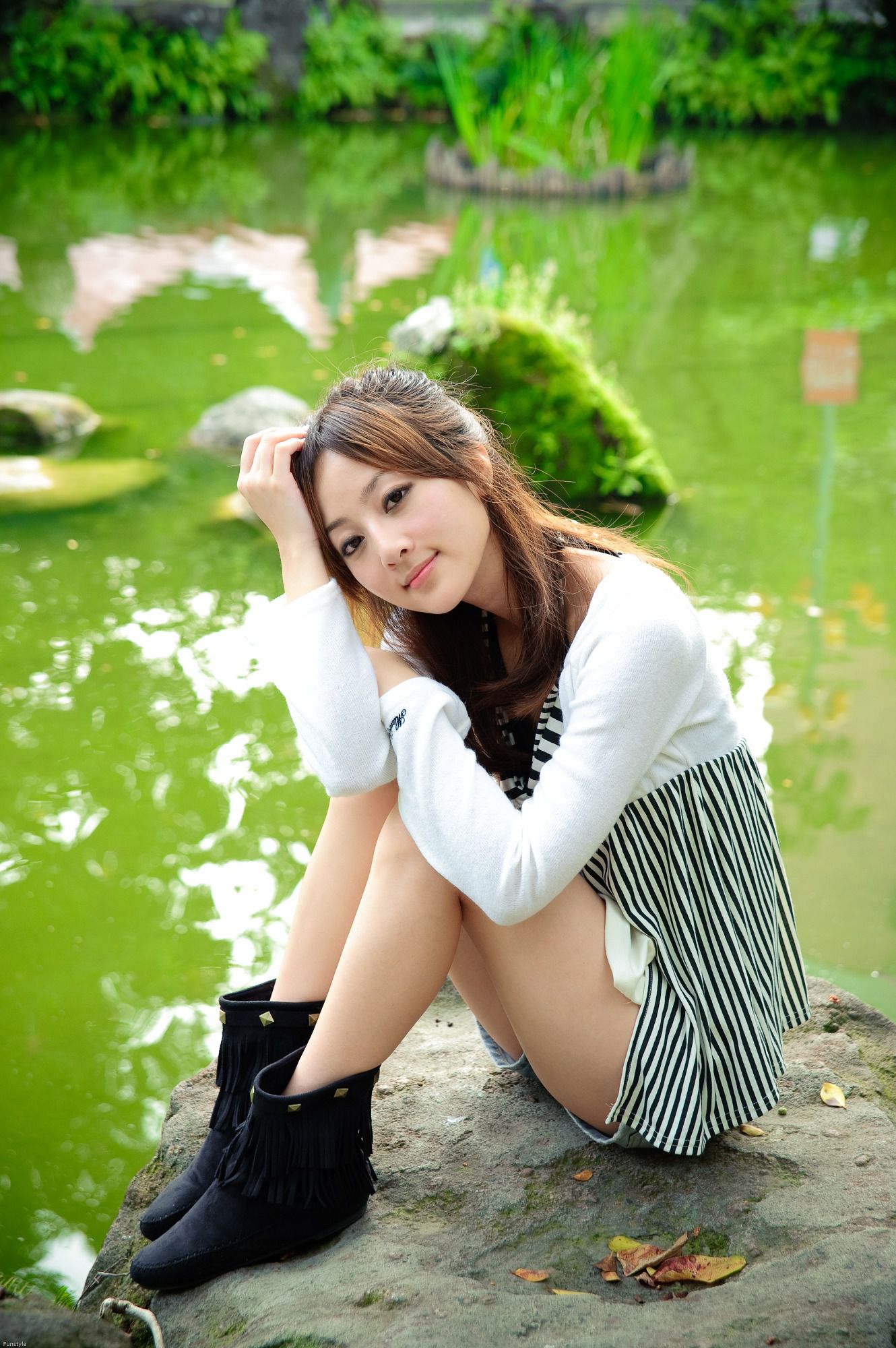 台湾网络女神果子MM《華山藝文中心III +228公園》外拍