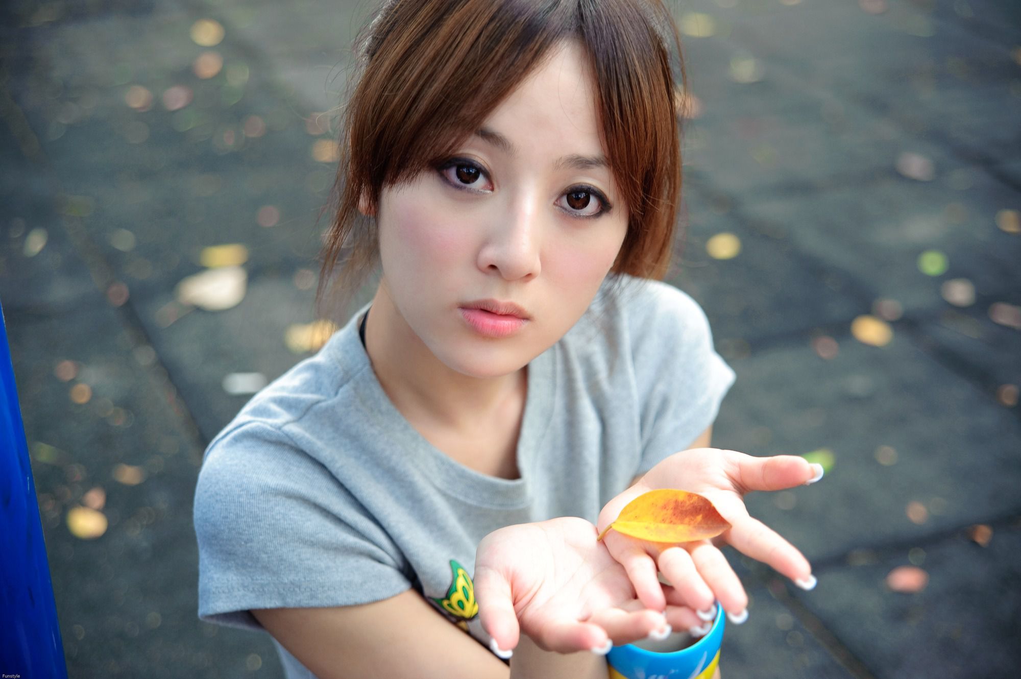 台湾网络女神果子MM《華山藝文中心III +228公園》外拍