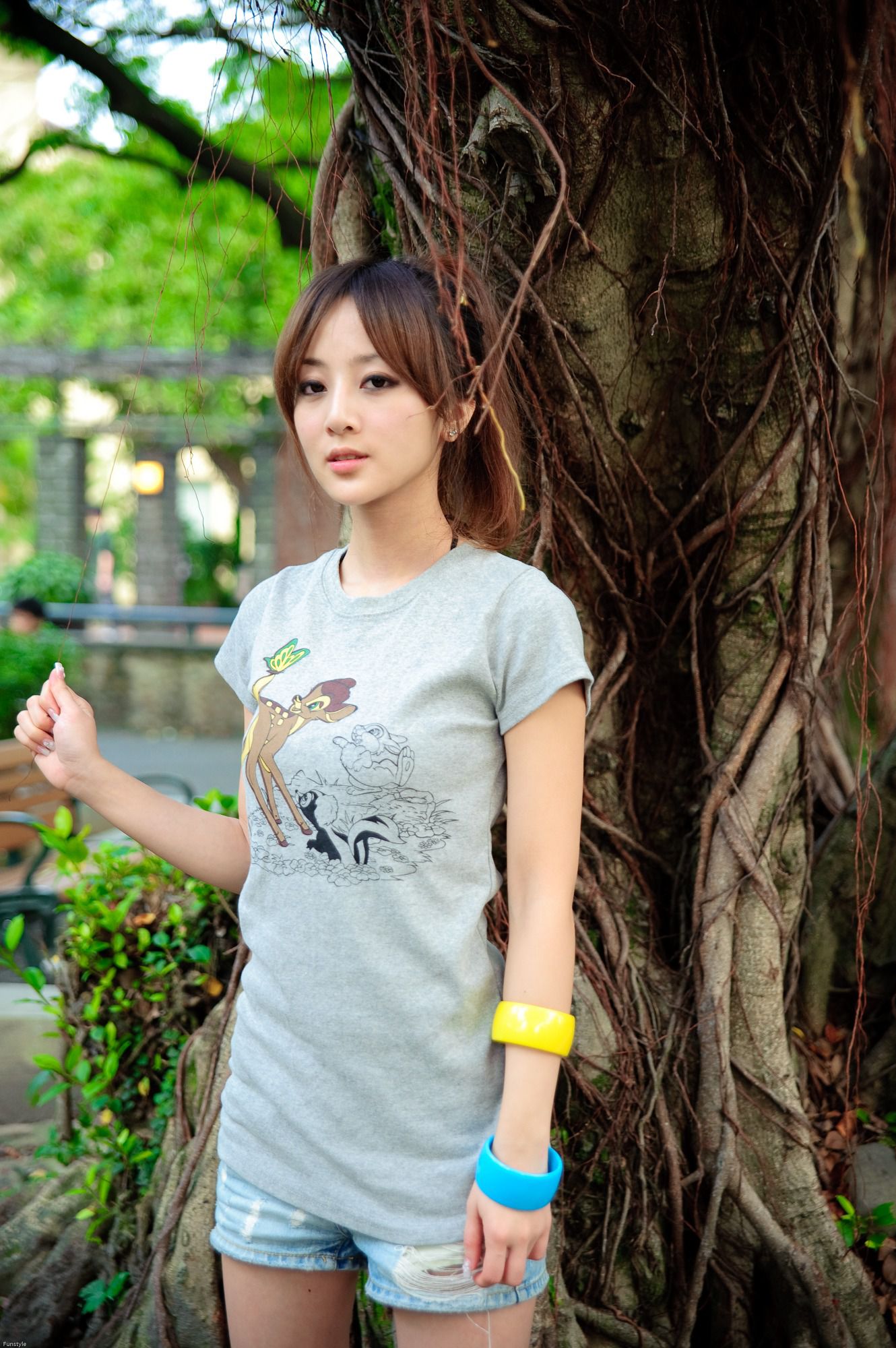 台湾网络女神果子MM《華山藝文中心III +228公園》外拍
