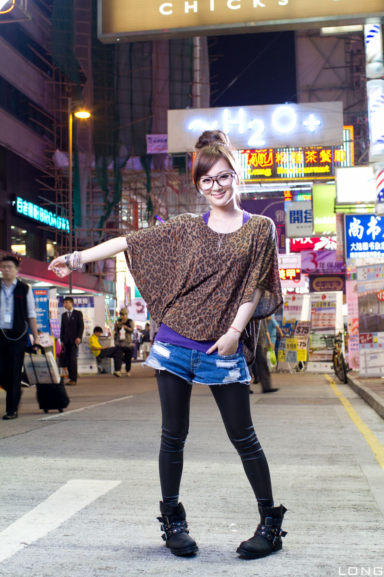 台湾果子MM《港澳之旅》夜市街拍系列