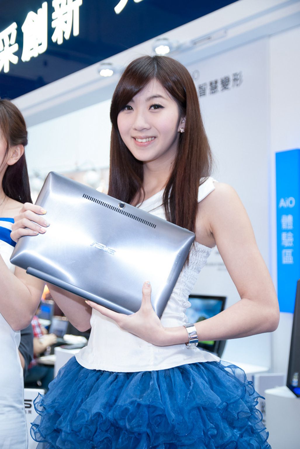 台湾模特安琪《电子数码会展高清图片》合辑